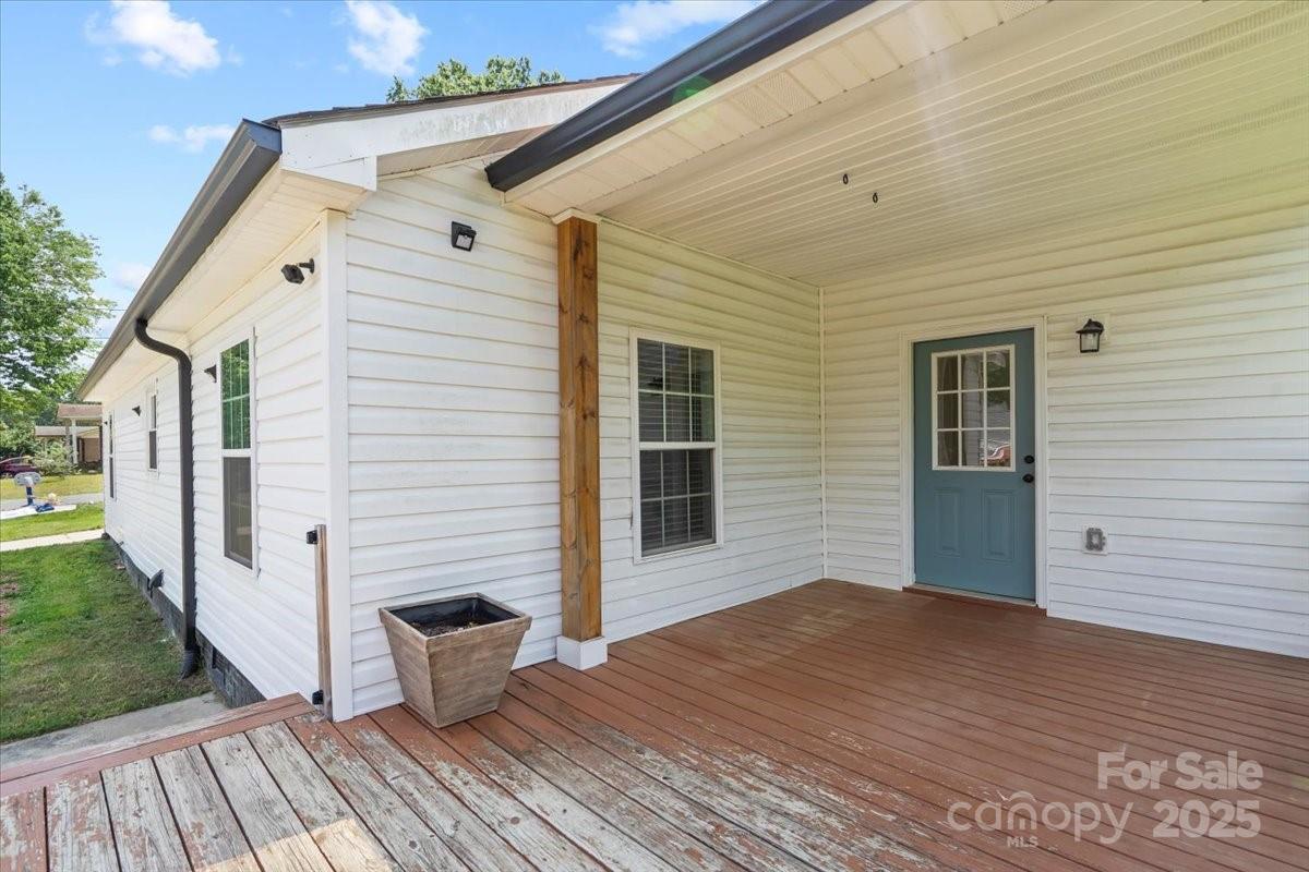 321 E Taylor Street Property Photo 29