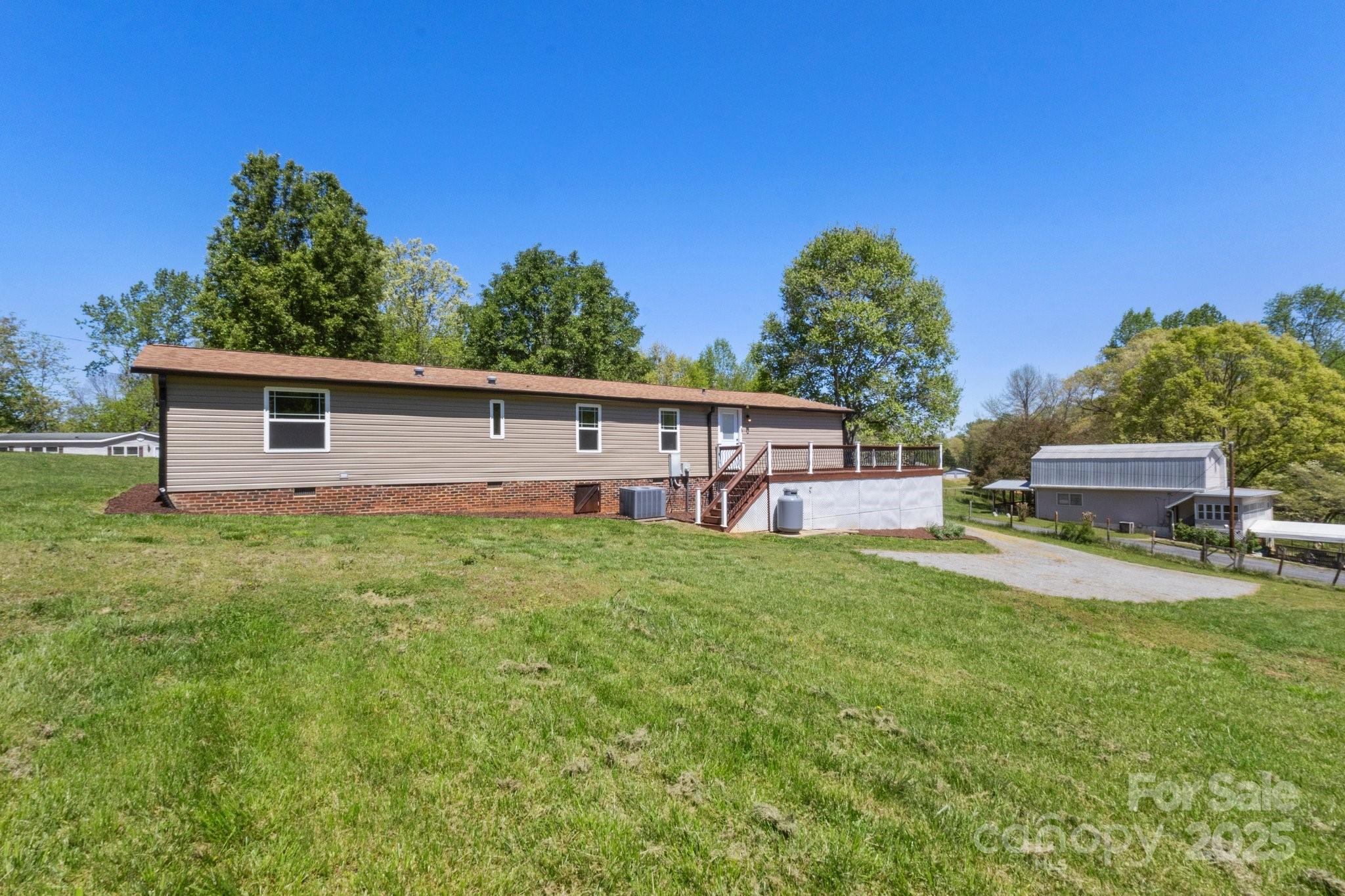 2942 Denwood Drive Property Photo 5