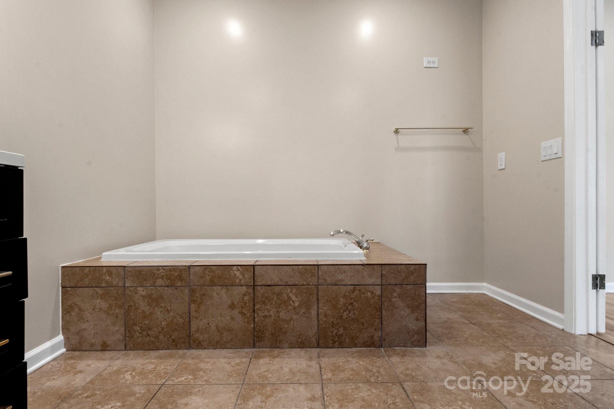 2942 Denwood Drive Property Photo 32