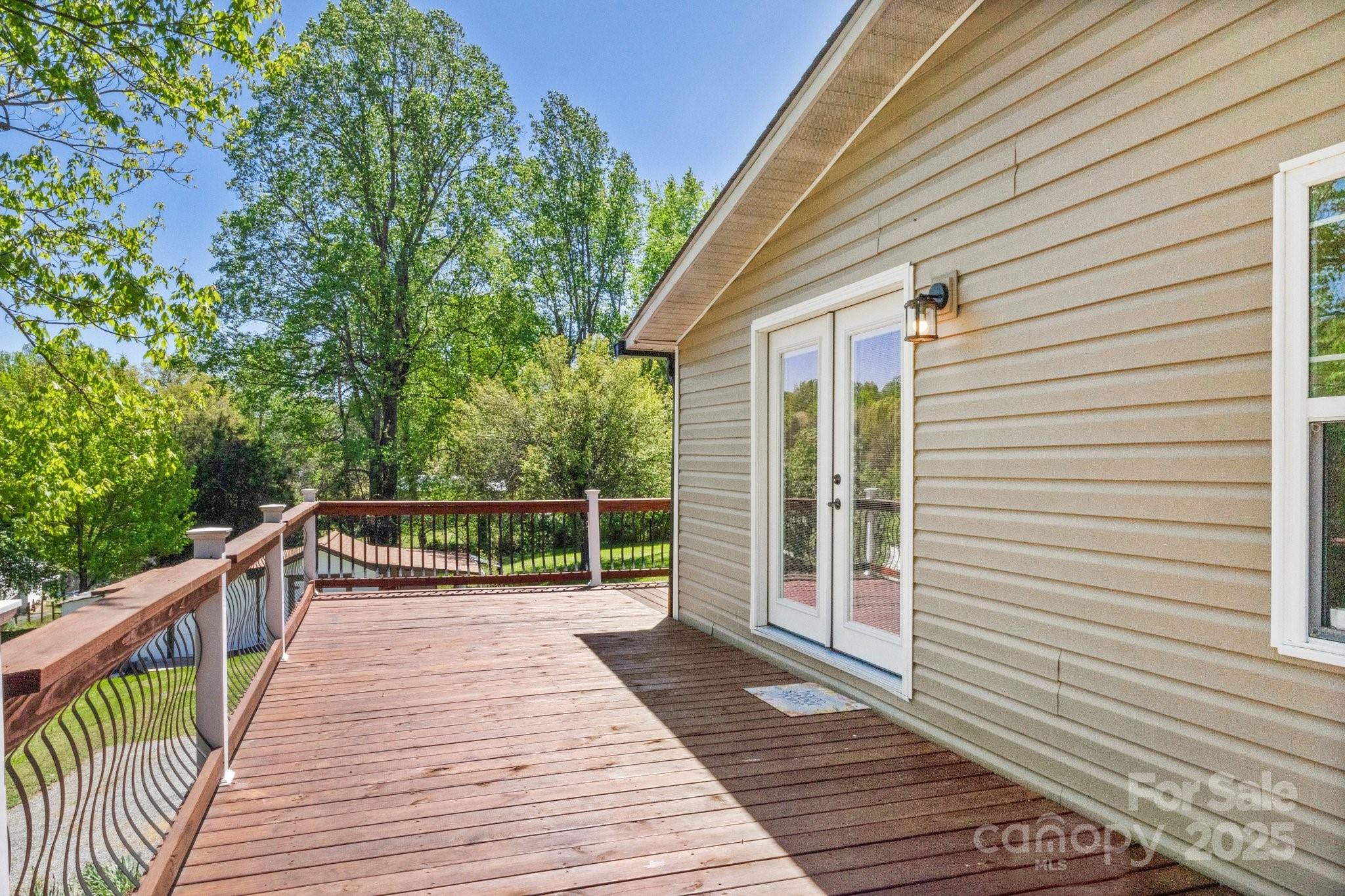 2942 Denwood Drive Property Photo 33