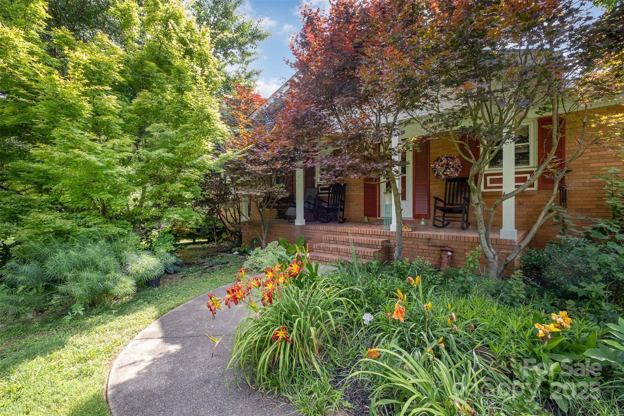 19924 Floral Lane Property Photo 1