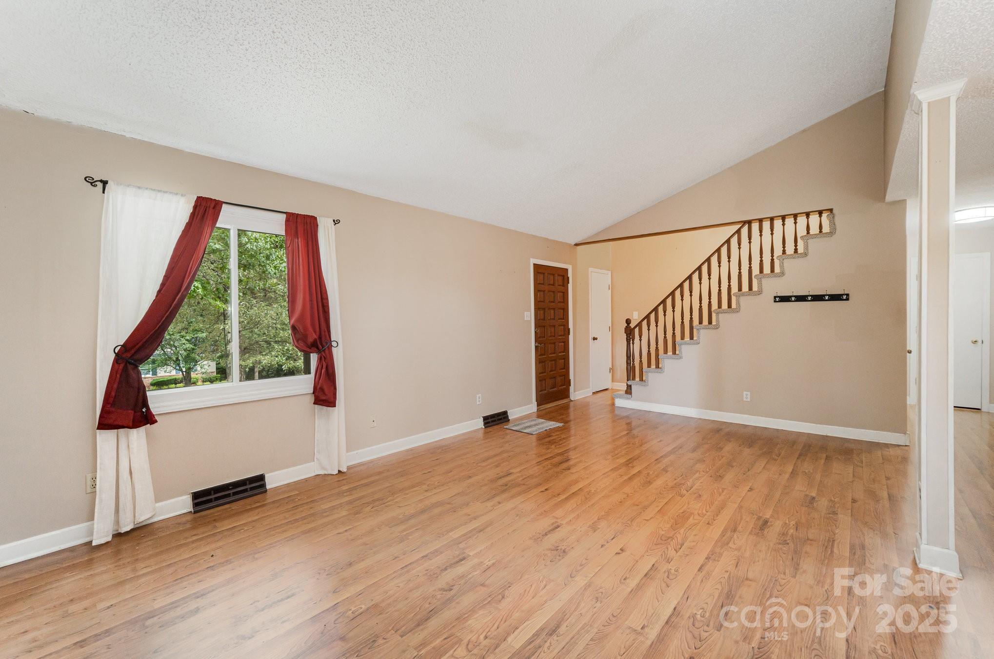 110 Hidden Valley Street Property Photo 2
