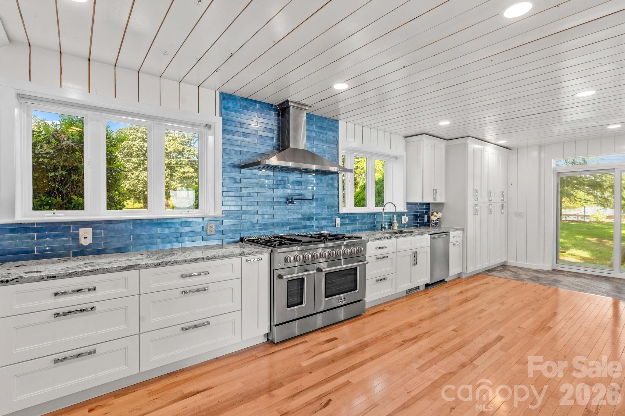 680 Fox Hollow Lane Property Photo 14