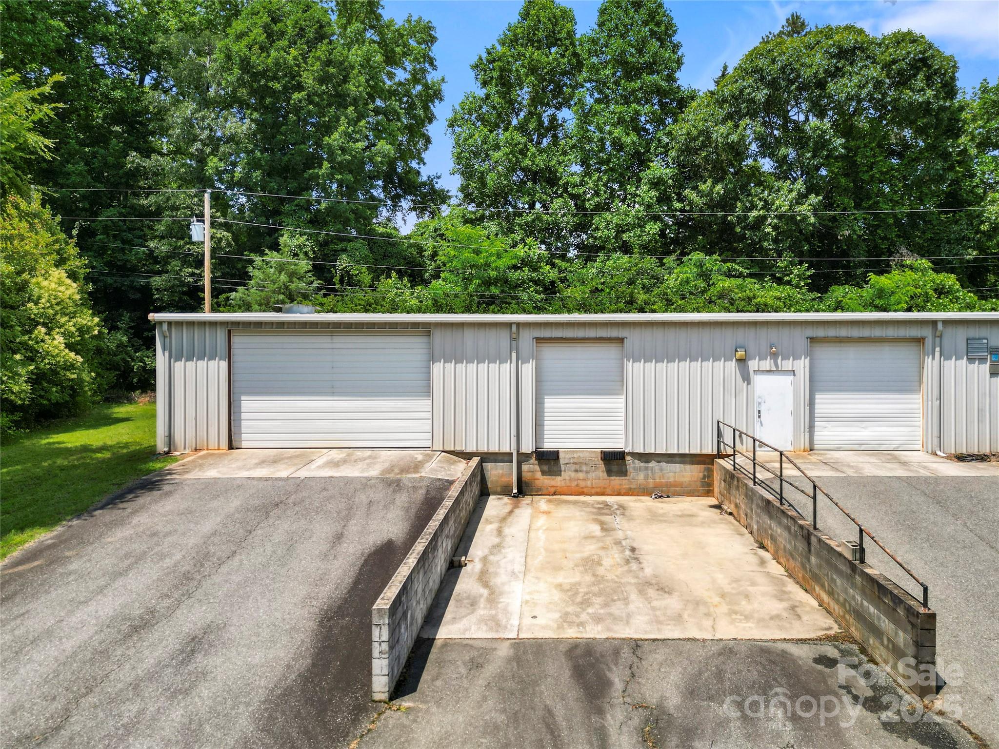 107 Center Lane Property Photo 3