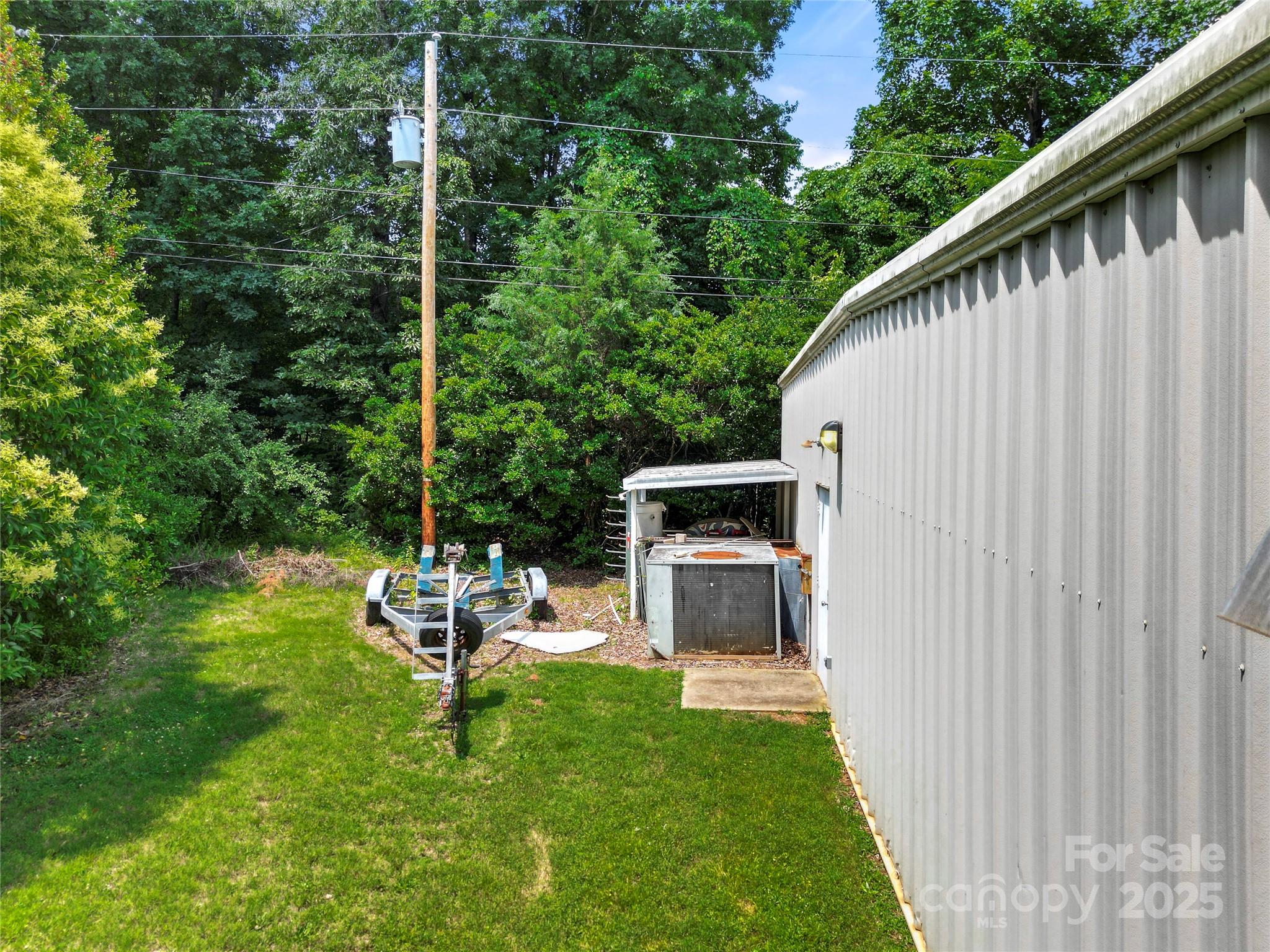107 Center Lane Property Photo 6