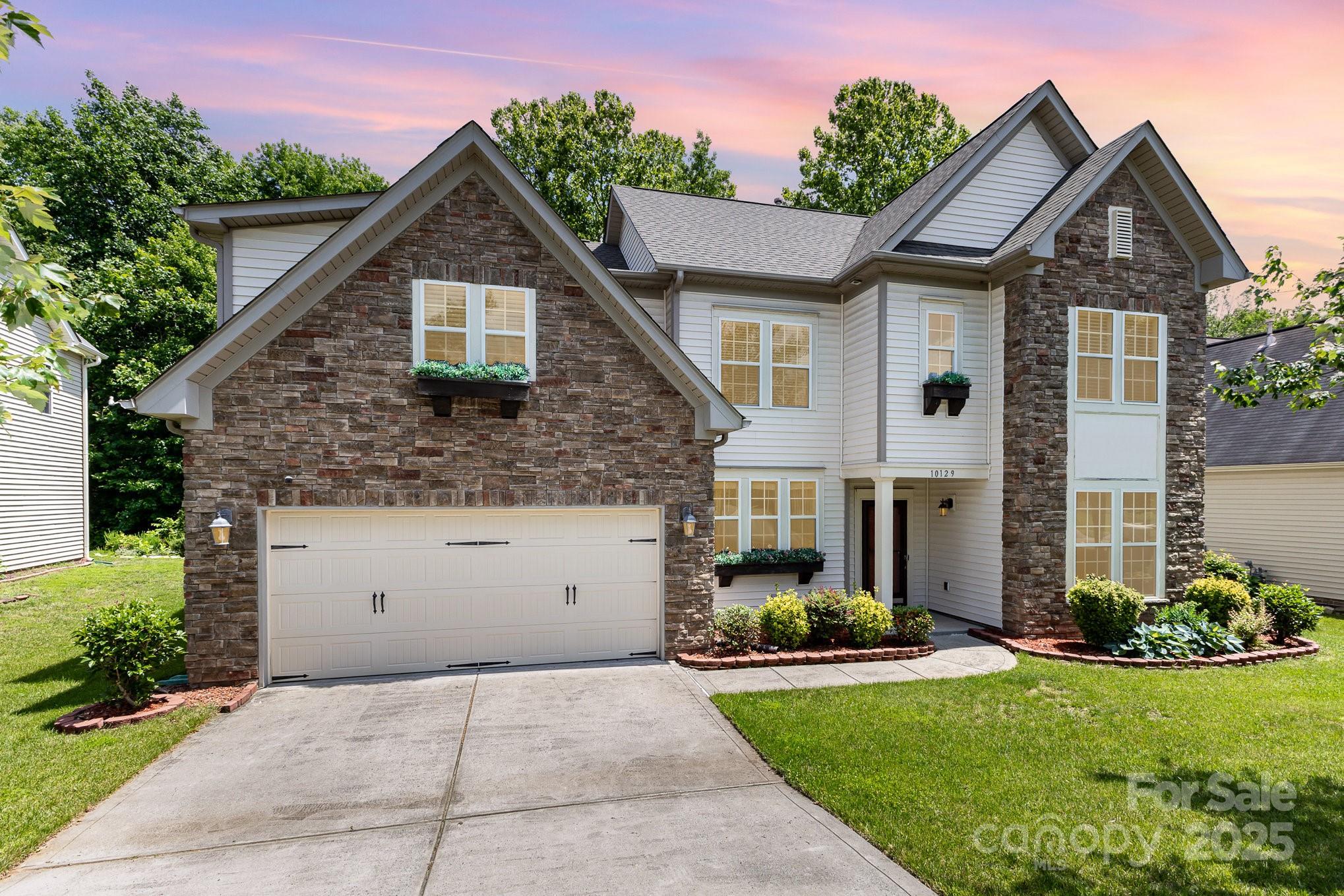 10129 Loch Lomond Drive Property Photo 1