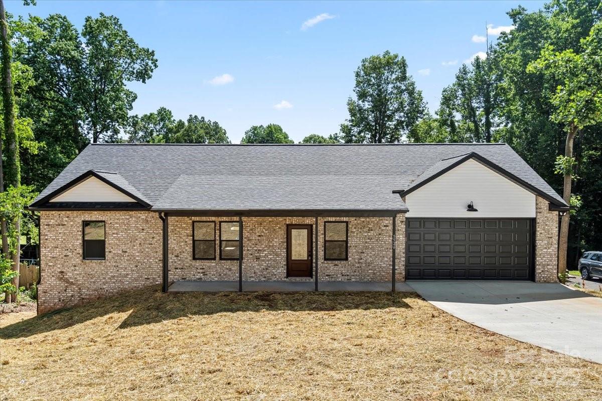 5526 Brookwood Lane Property Photo 1