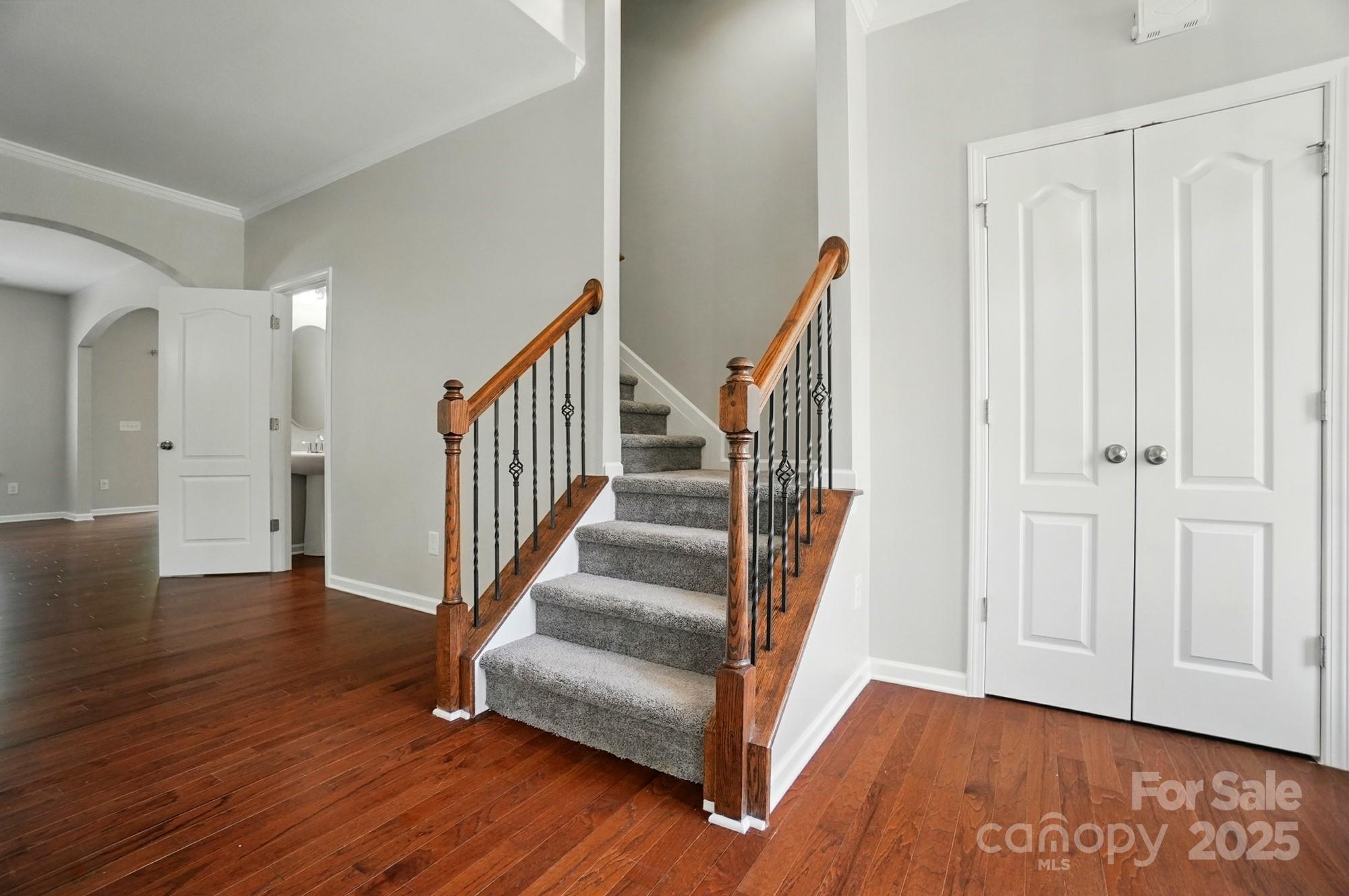 8115 Kelburn Lane Property Photo 3
