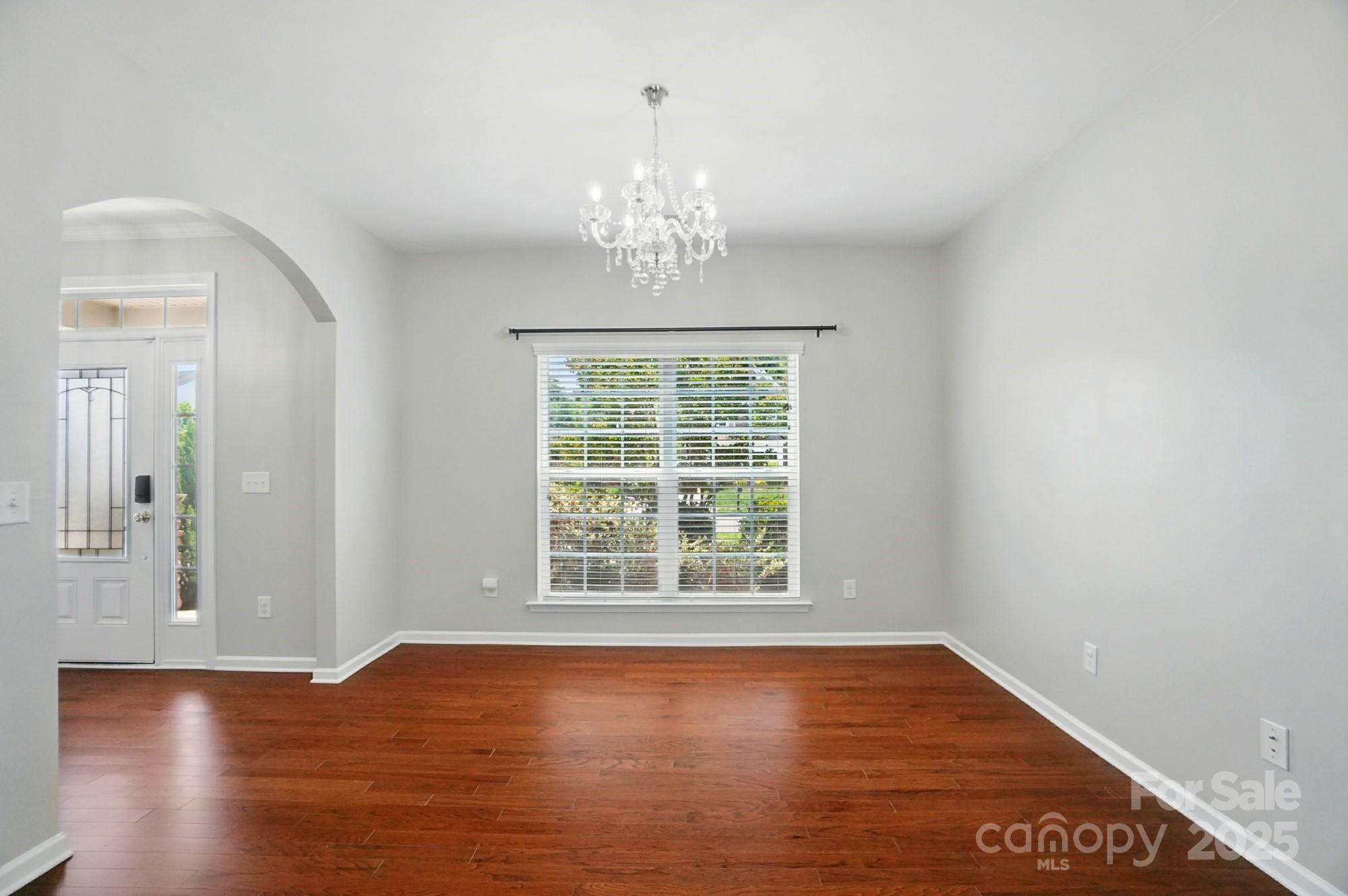 8115 Kelburn Lane Property Photo 4