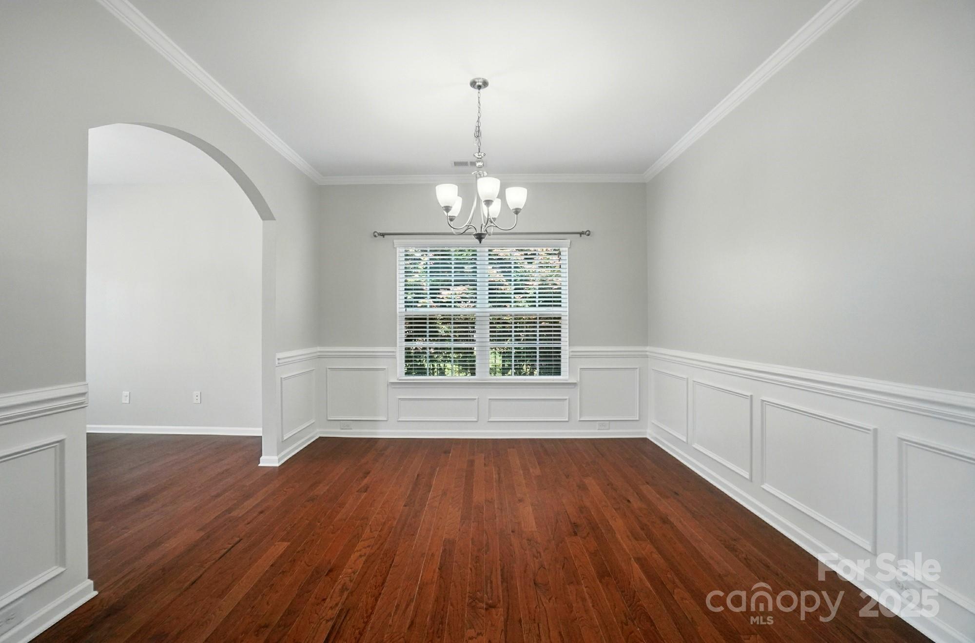 8115 Kelburn Lane Property Photo 7