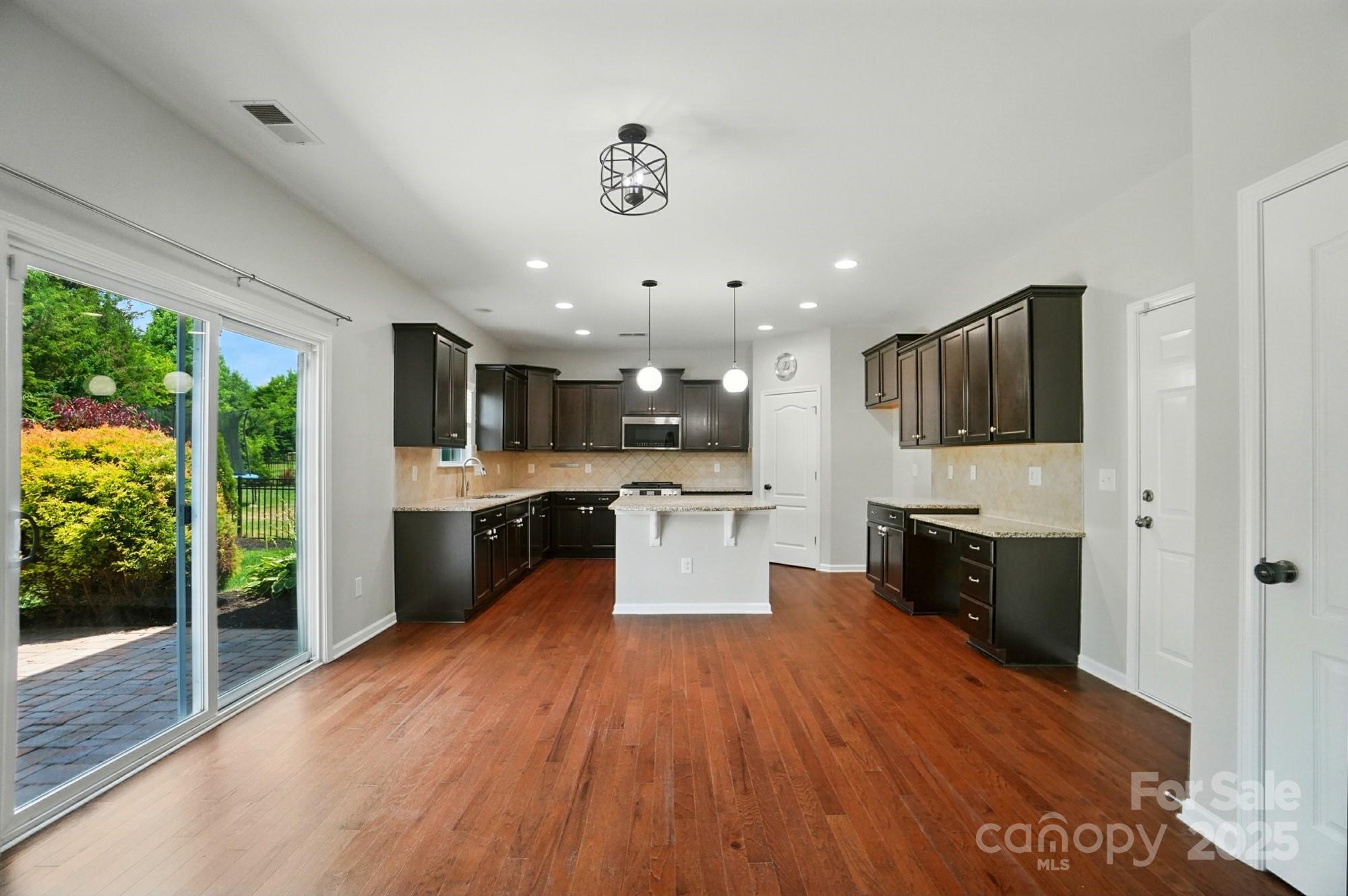 8115 Kelburn Lane Property Photo 11