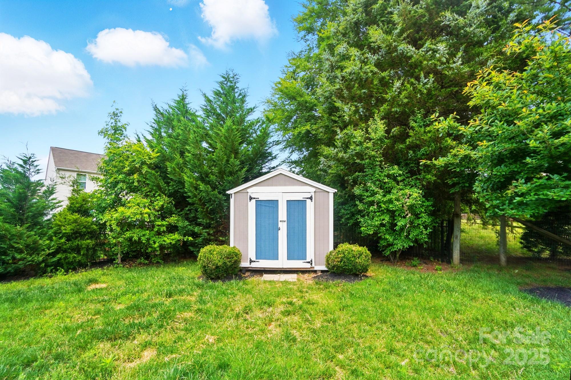 8115 Kelburn Lane Property Photo 39