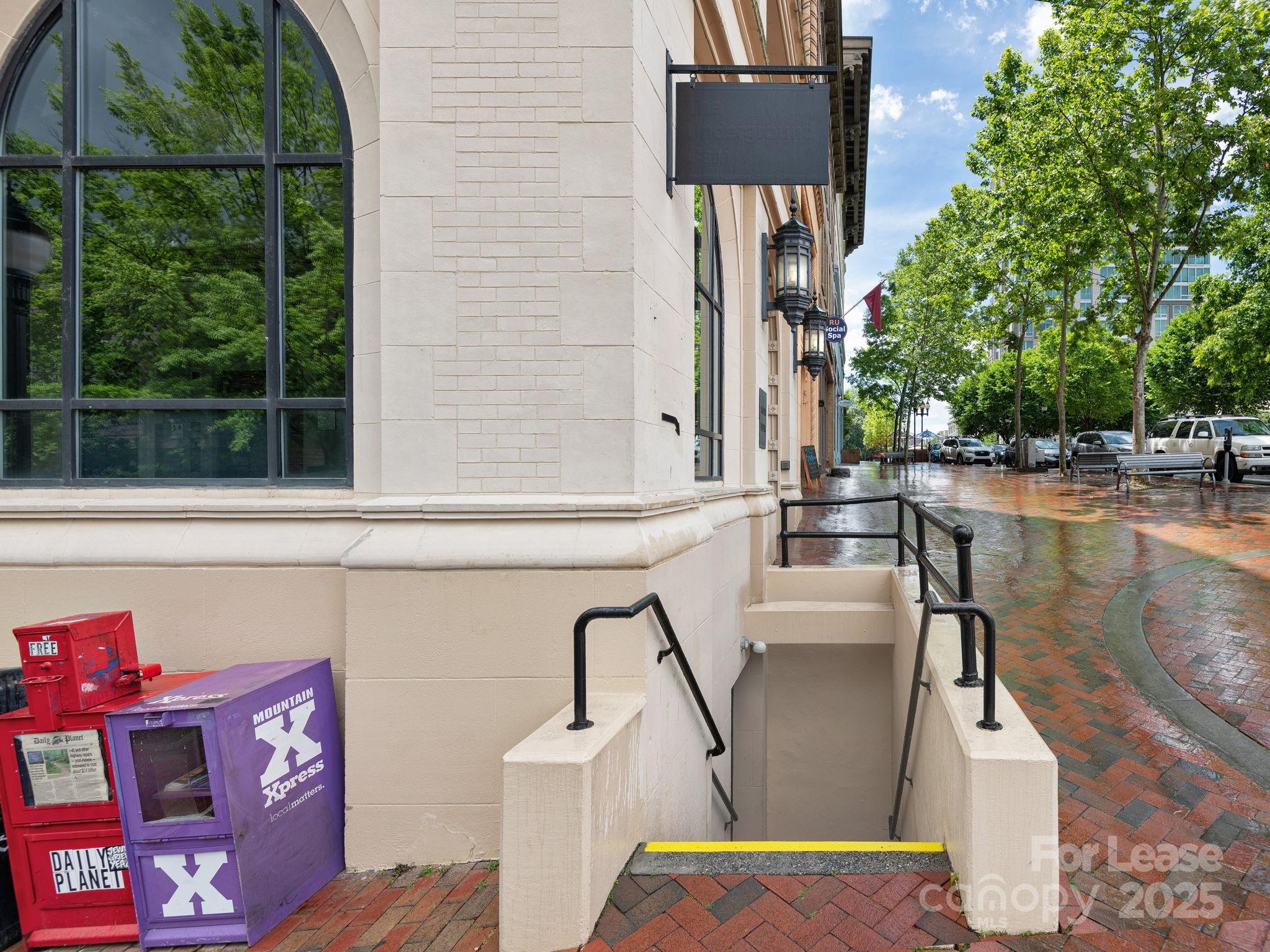22 S Pack Square Ll 100 Property Photo 10