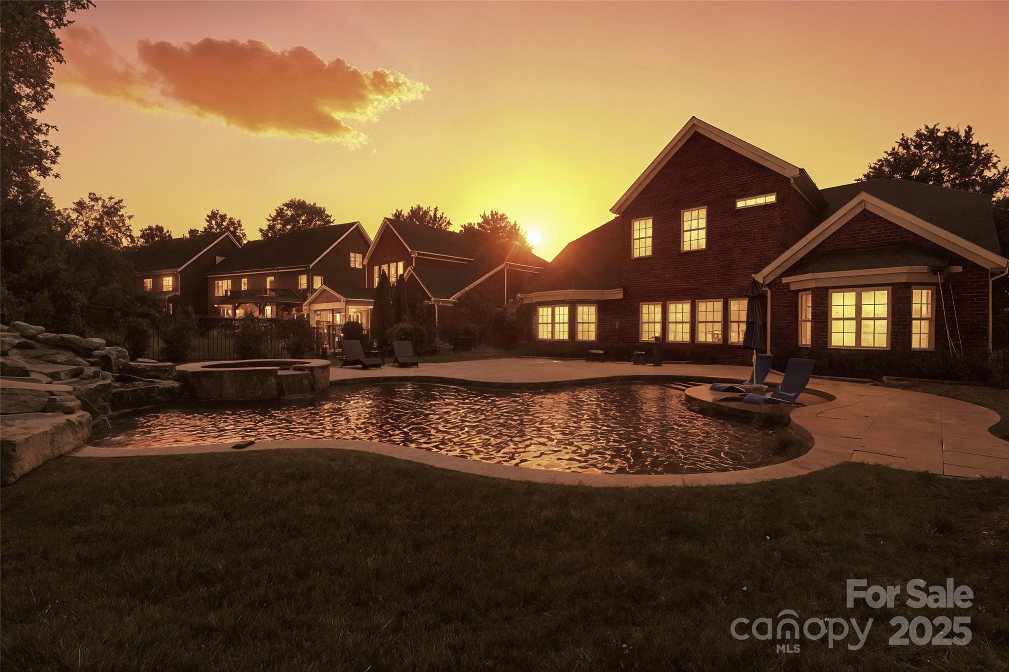 2504 River Oaks Drive Property Photo 6