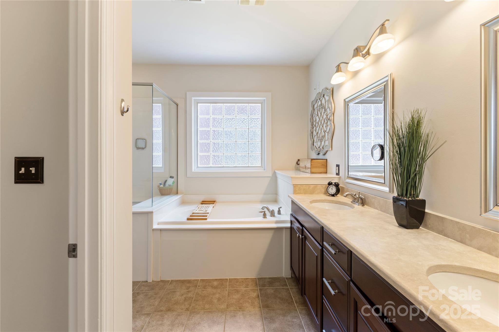 2504 River Oaks Drive Property Photo 28