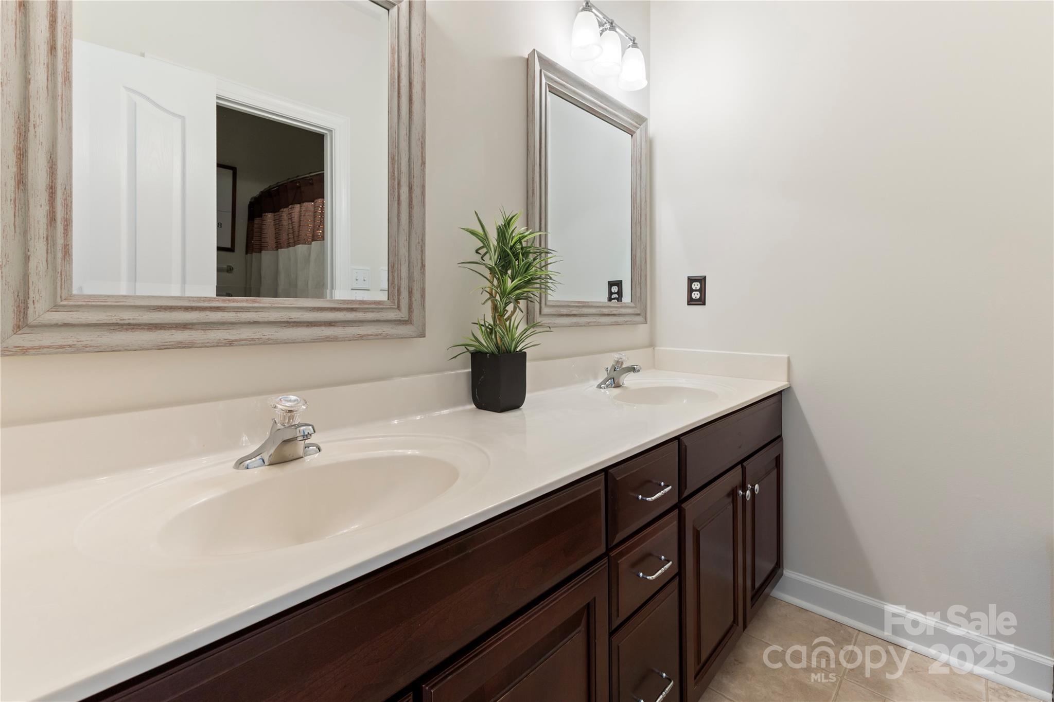 2504 River Oaks Drive Property Photo 29