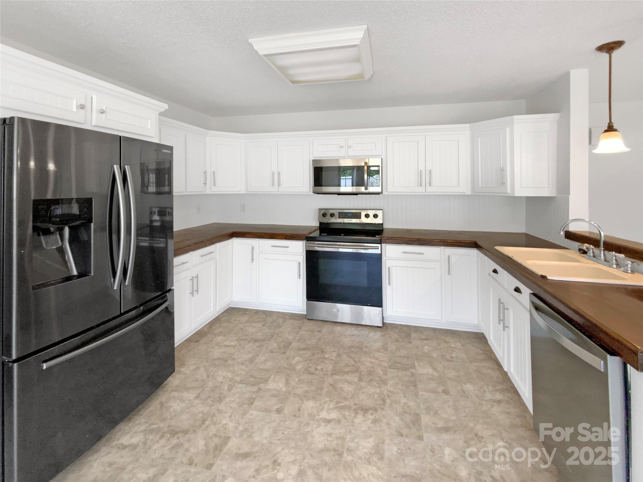 4550 Briarcreek Road Property Photo 6
