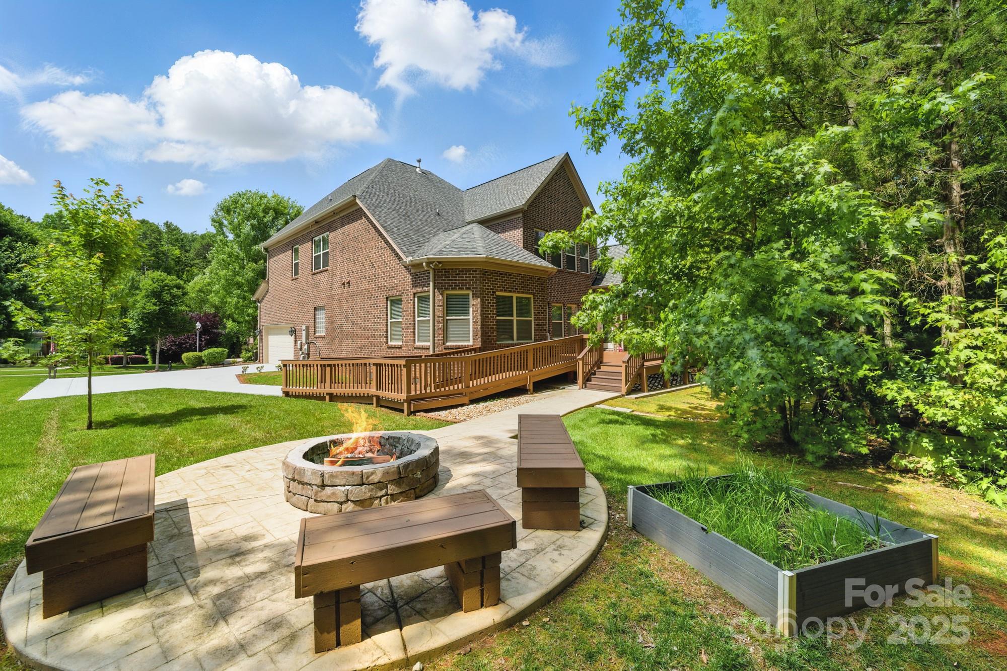 10321 Lemington Drive Property Photo 2