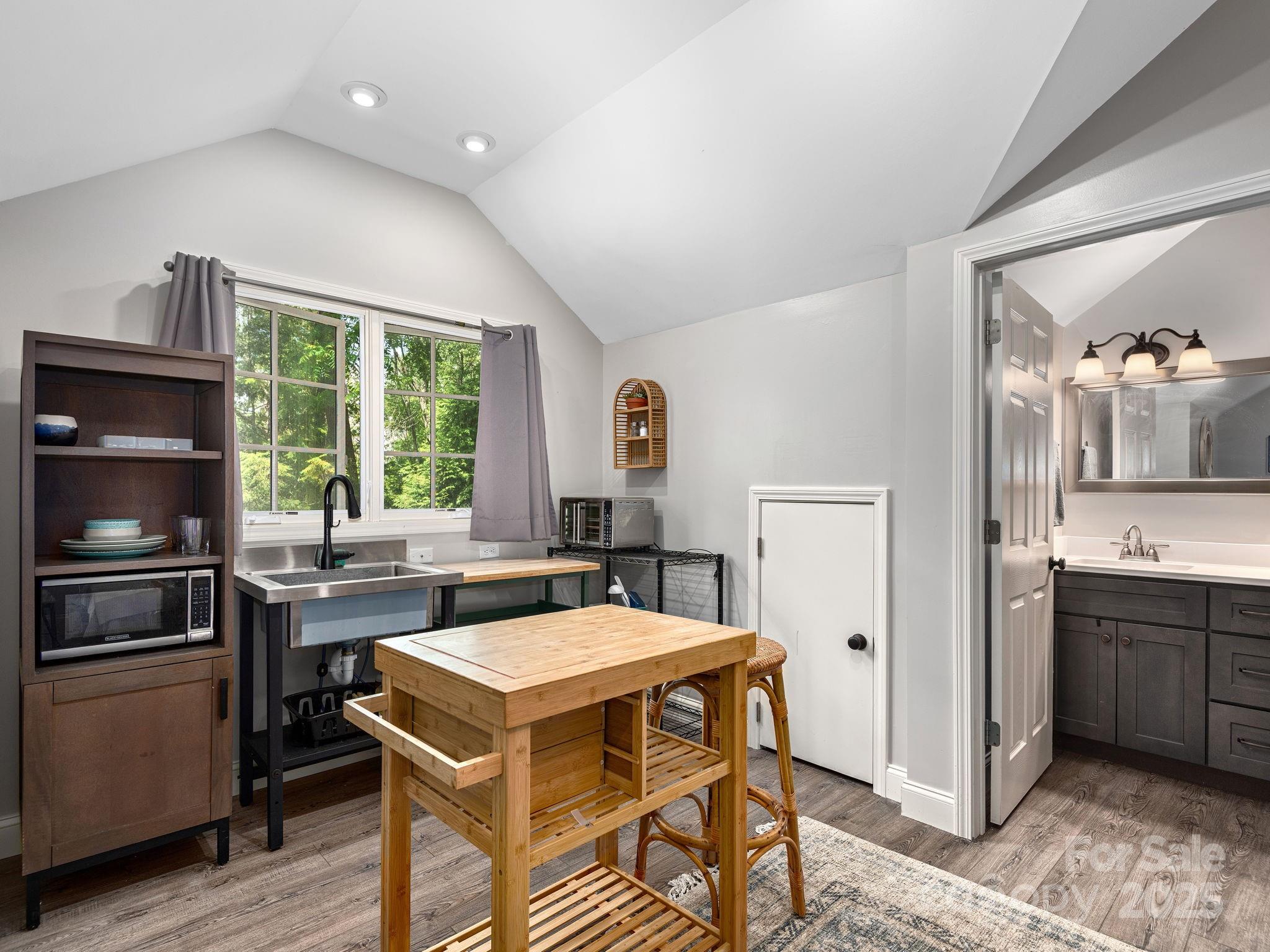 19 Albemarle Road Property Photo 31