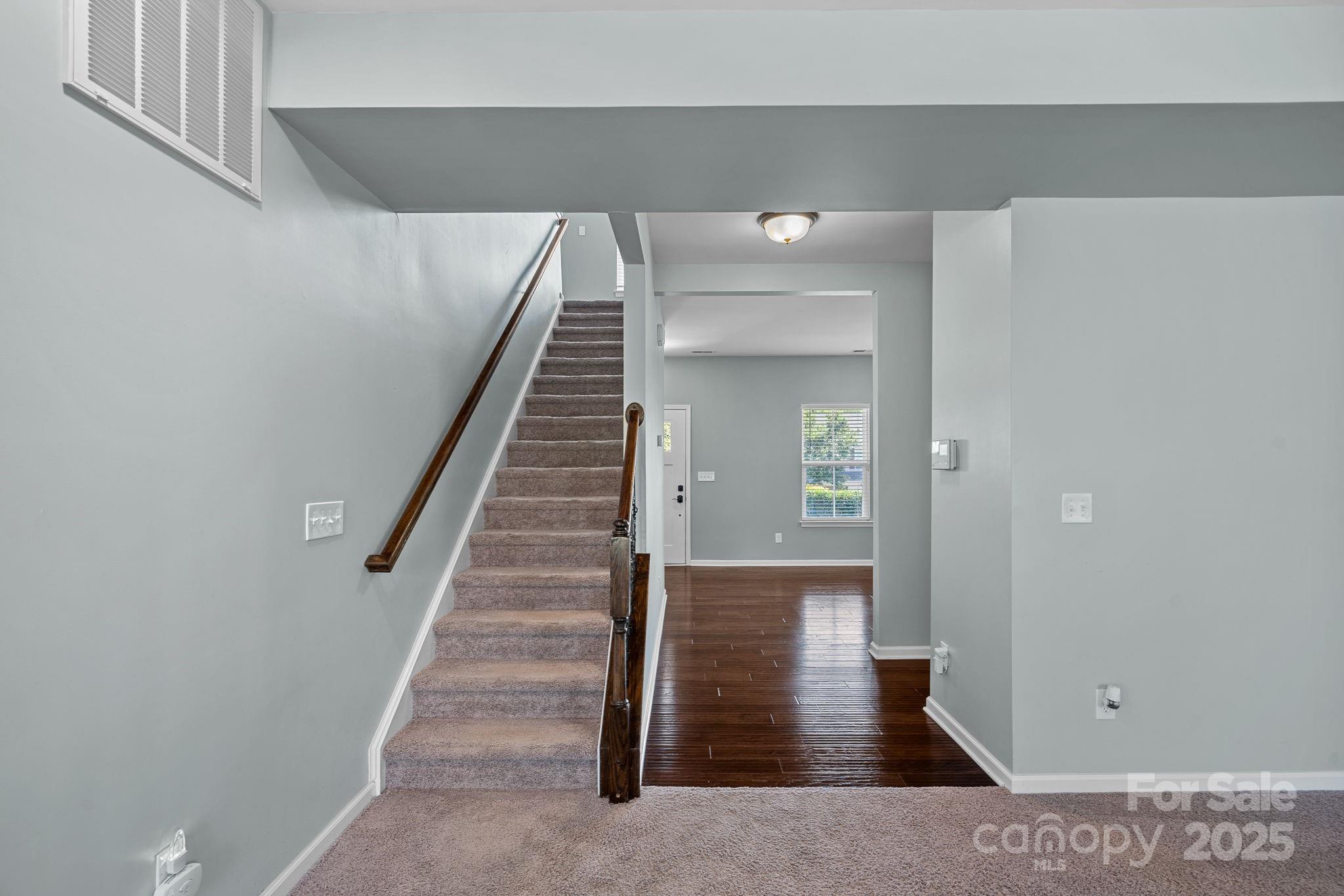 321 Almora Loop Property Photo 11