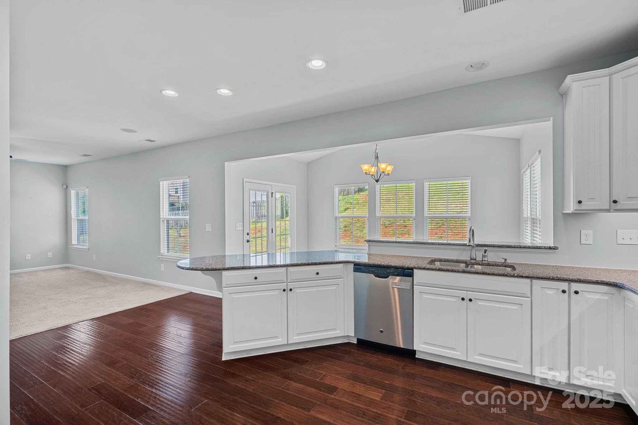 321 Almora Loop Property Photo 14