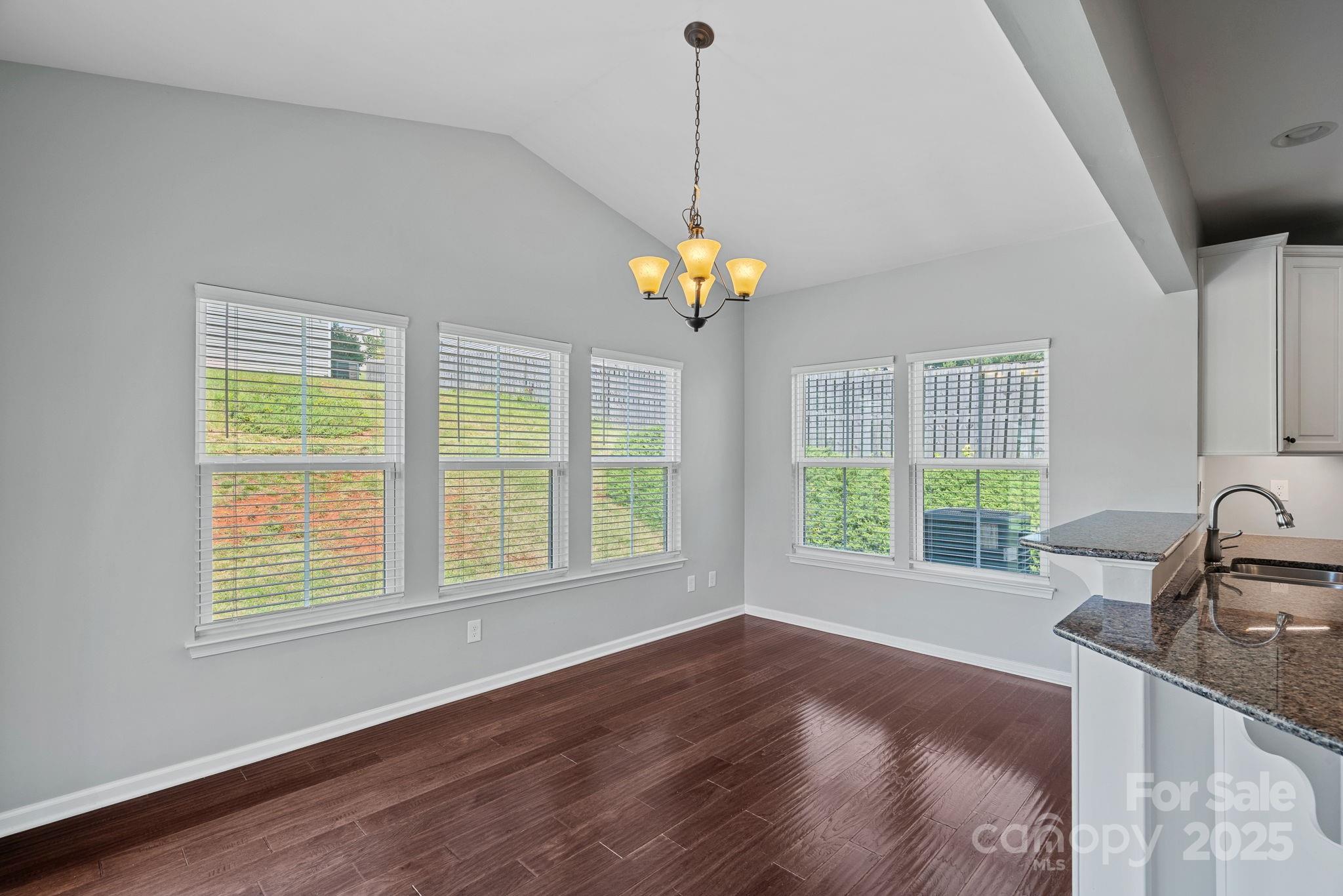 321 Almora Loop Property Photo 16