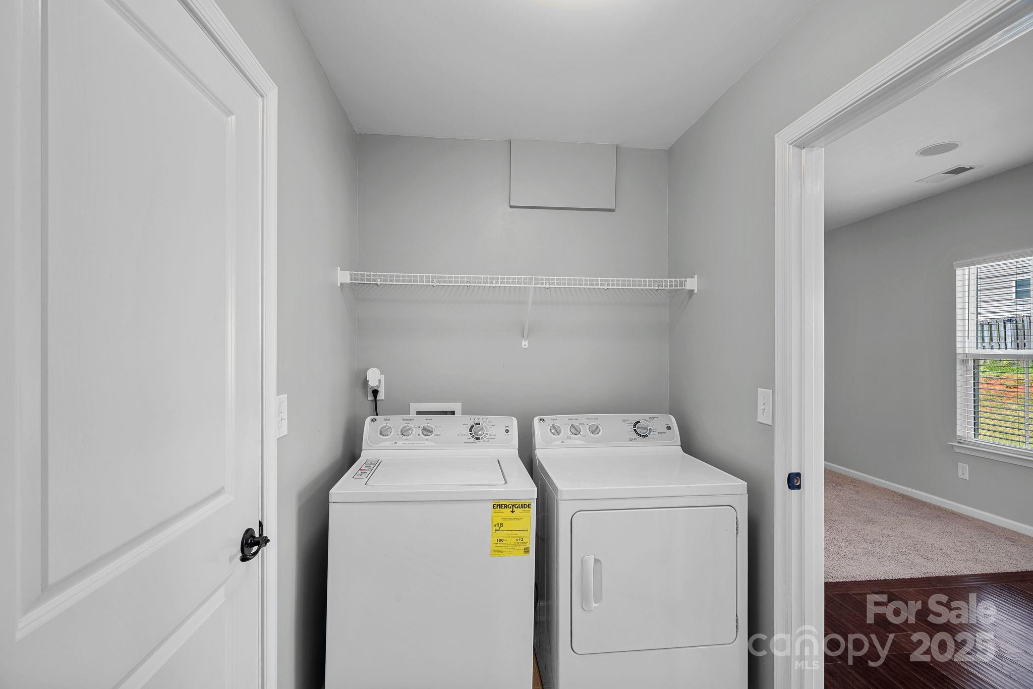 321 Almora Loop Property Photo 18