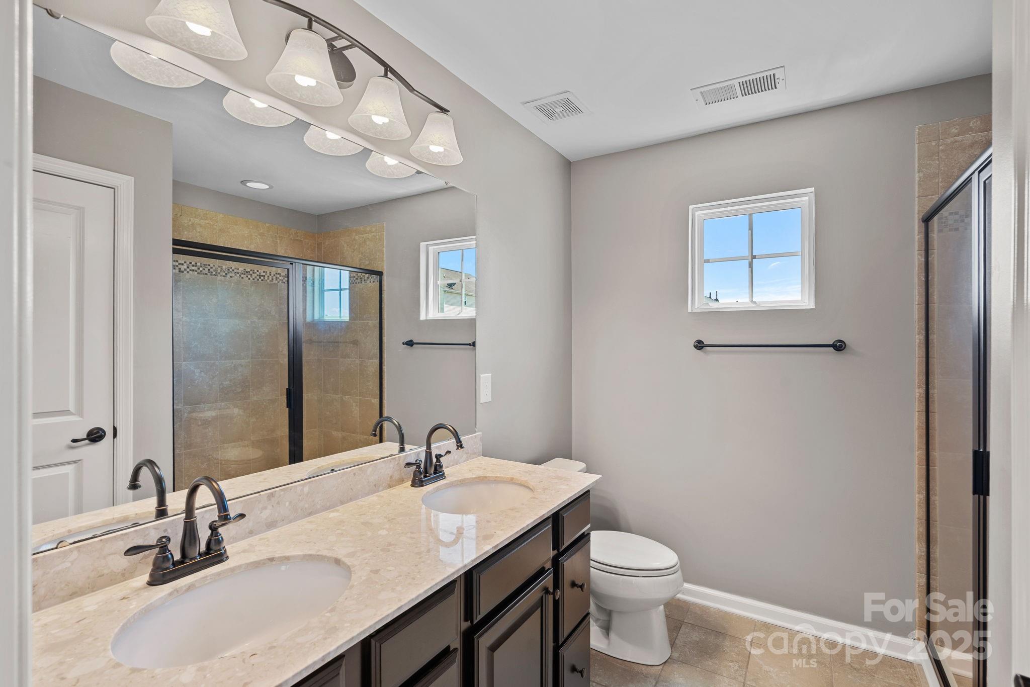 321 Almora Loop Property Photo 22