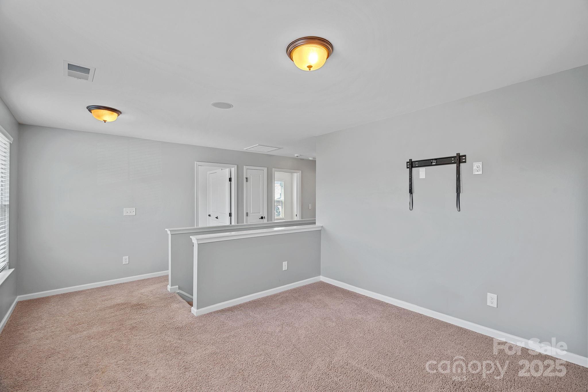 321 Almora Loop Property Photo 24