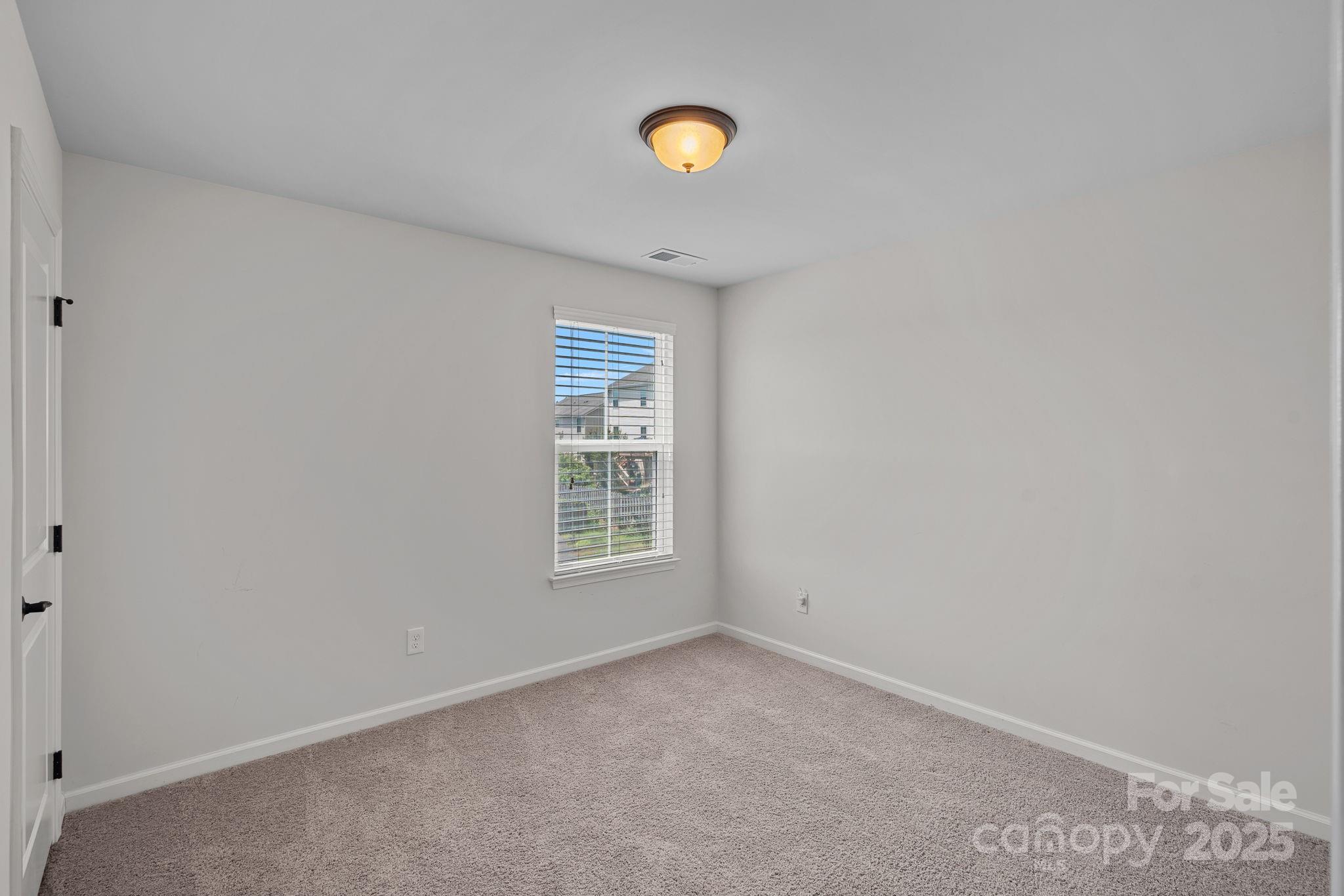 321 Almora Loop Property Photo 26