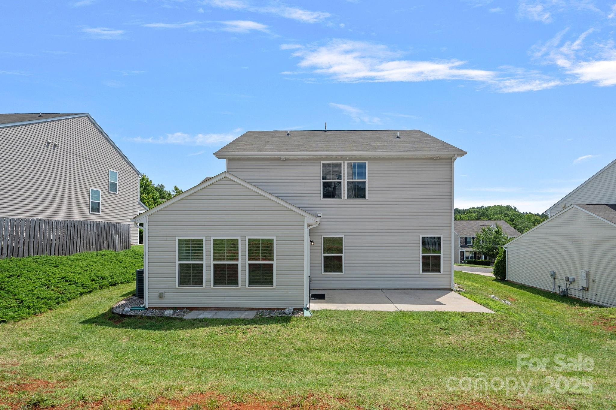 321 Almora Loop Property Photo 28