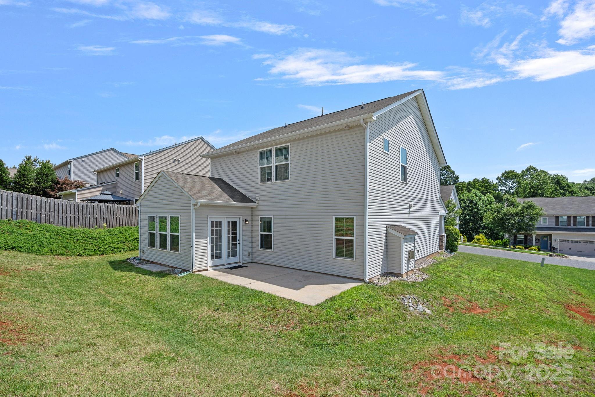 321 Almora Loop Property Photo 29