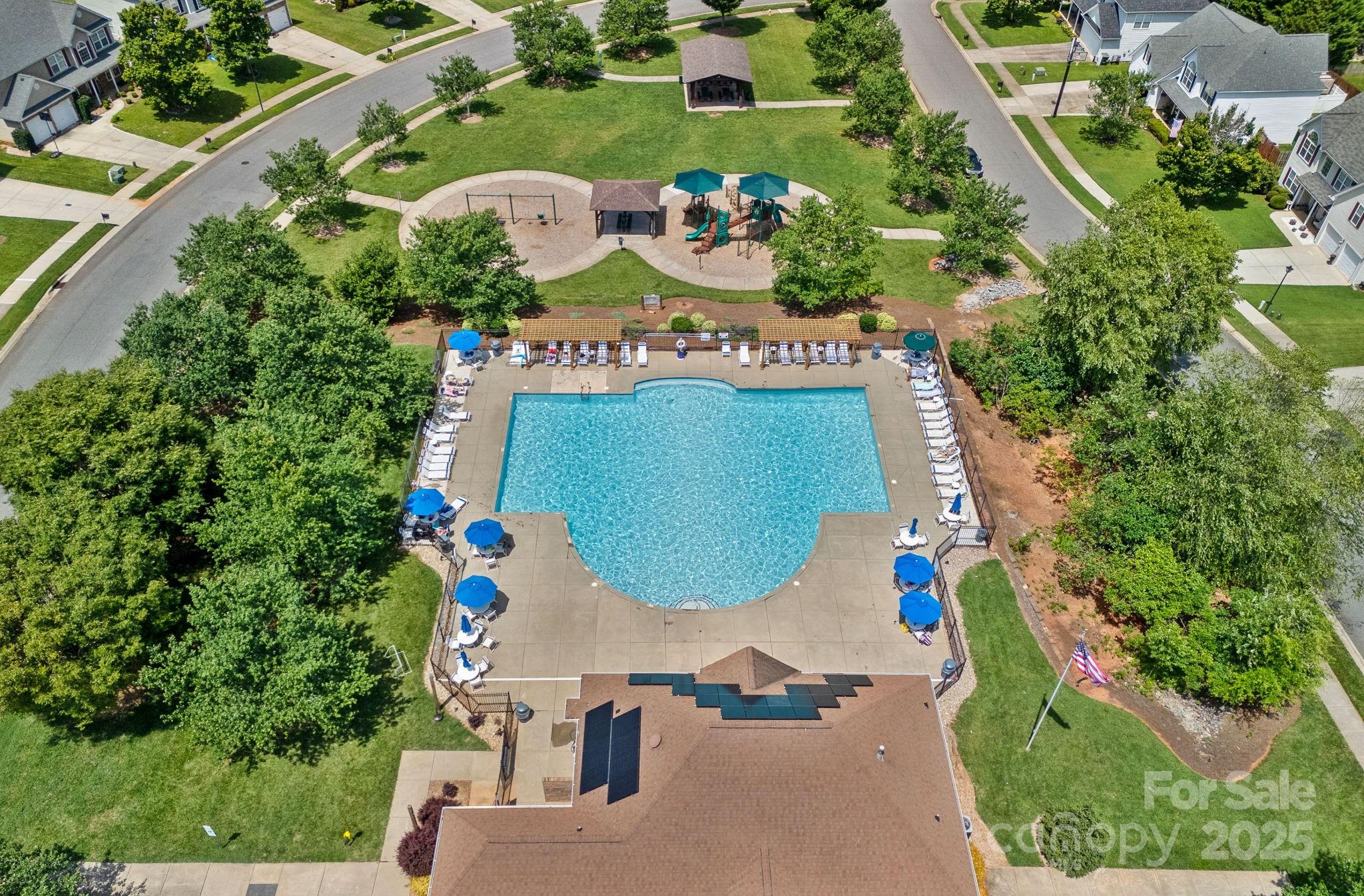 321 Almora Loop Property Photo 34