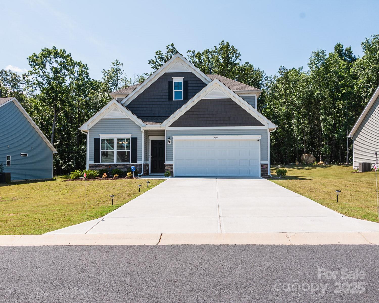 2921 Parkwest Drive Property Photo 1