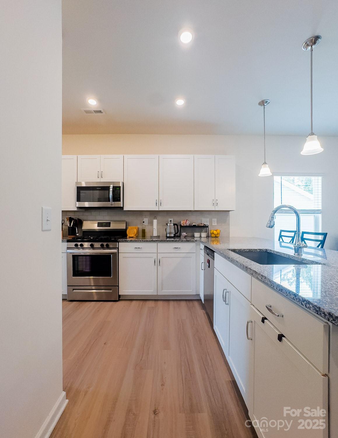 2921 Parkwest Drive Property Photo 6