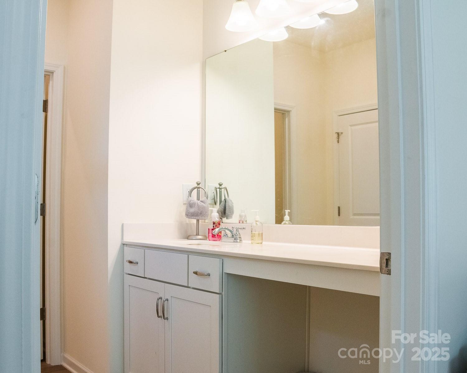 2921 Parkwest Drive Property Photo 17