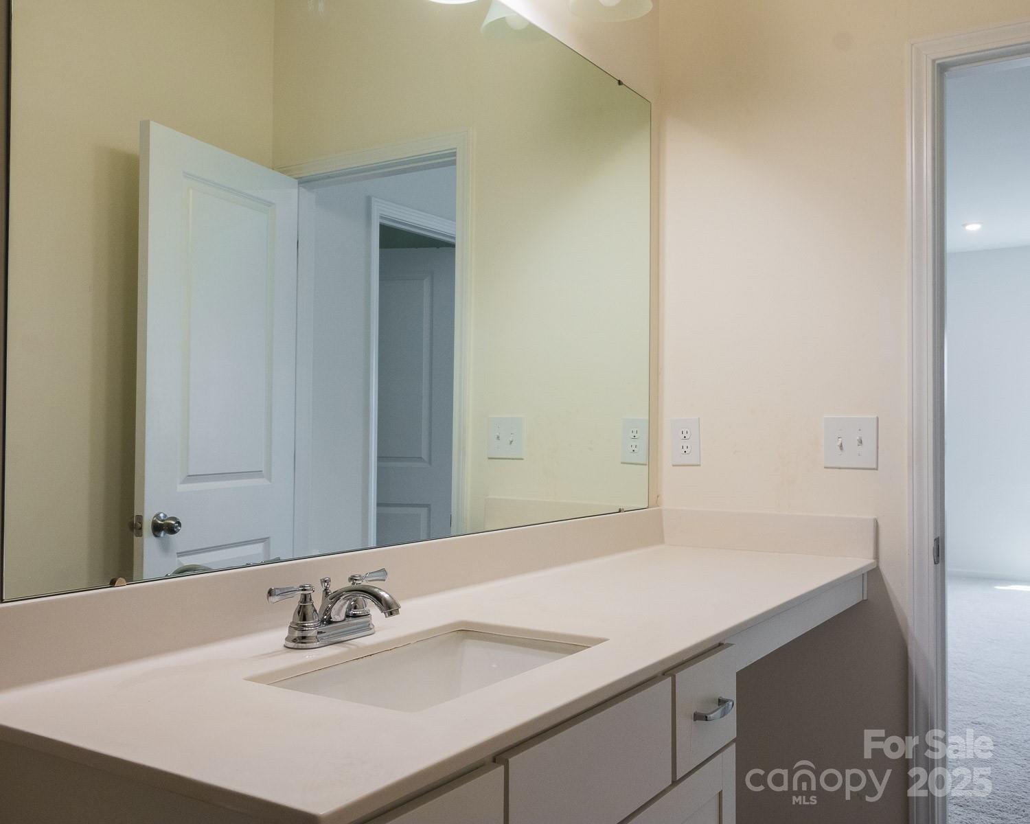 2921 Parkwest Drive Property Photo 27