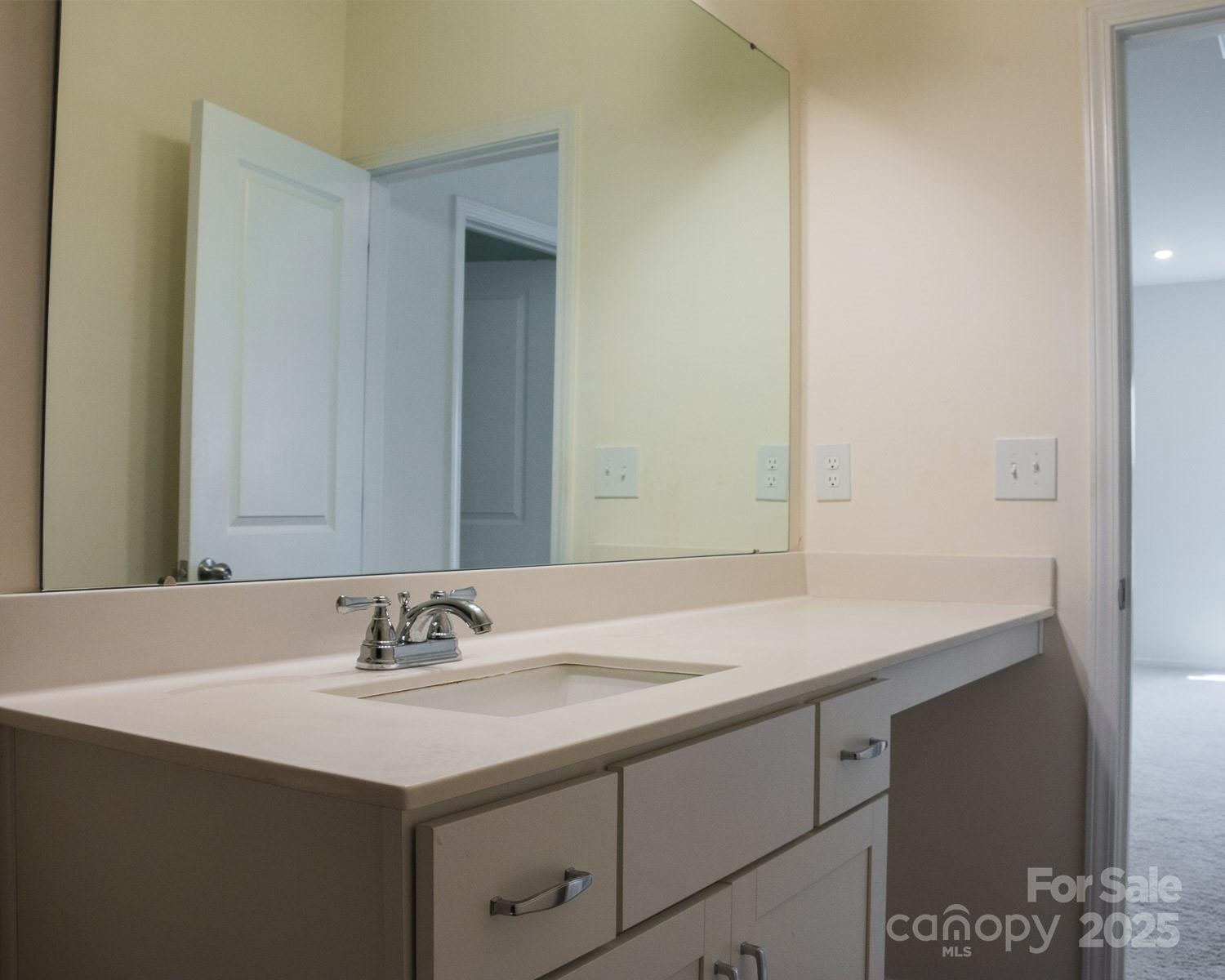 2921 Parkwest Drive Property Photo 28