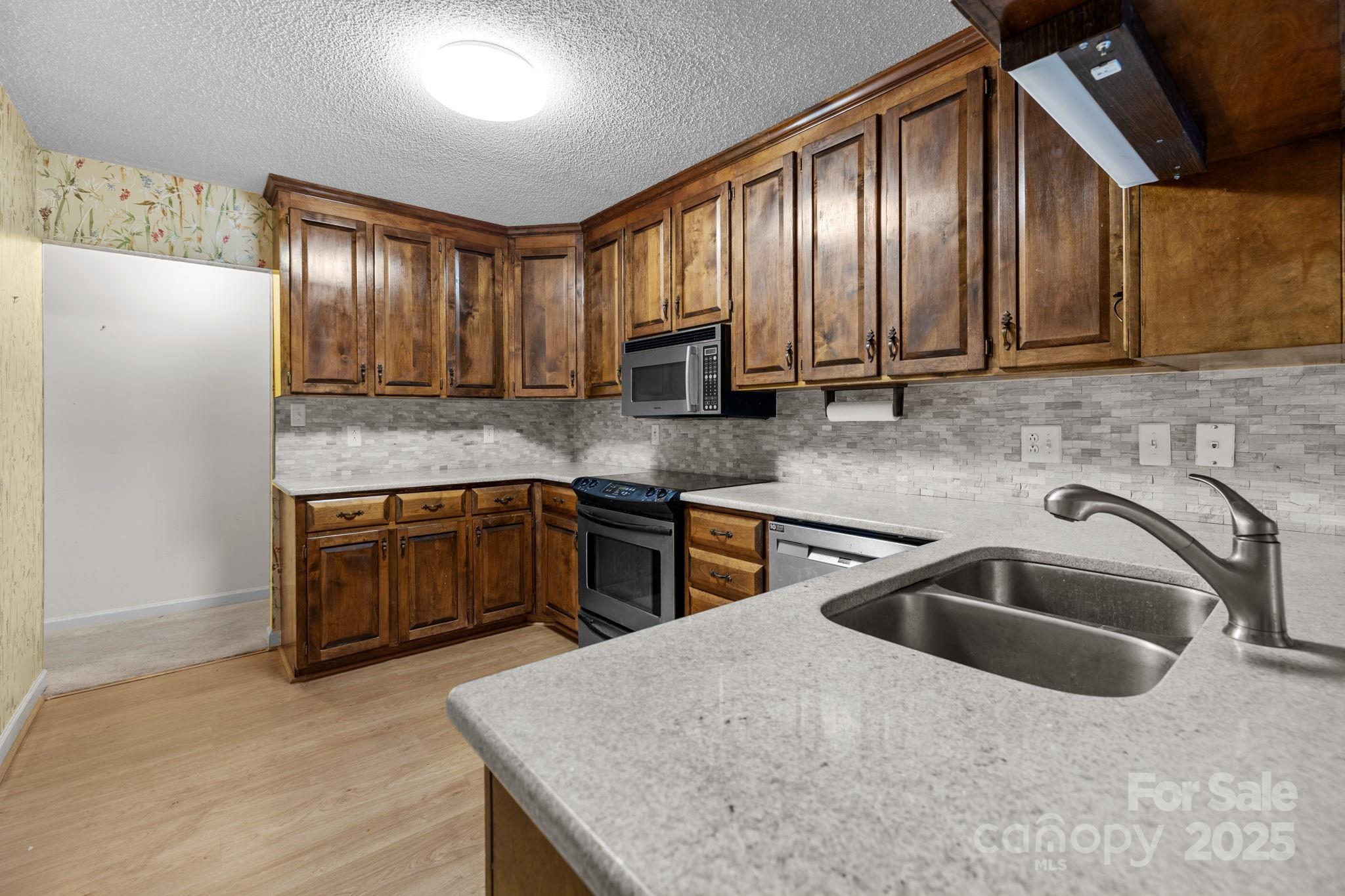 1465 Friar Road Property Photo 9