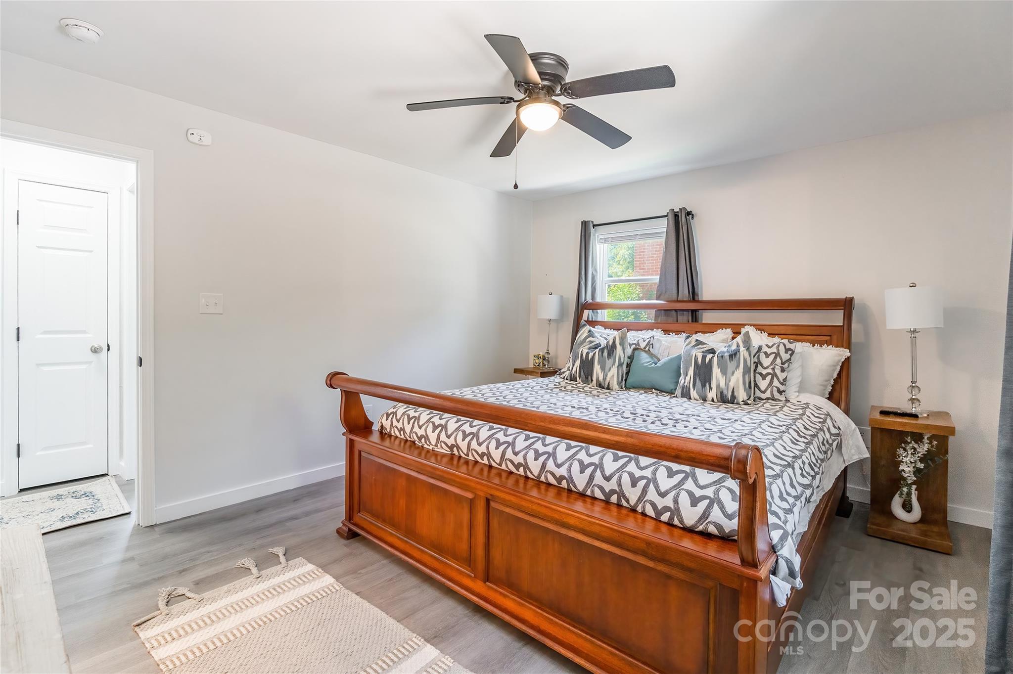 2116 Eastway Drive Property Photo 14