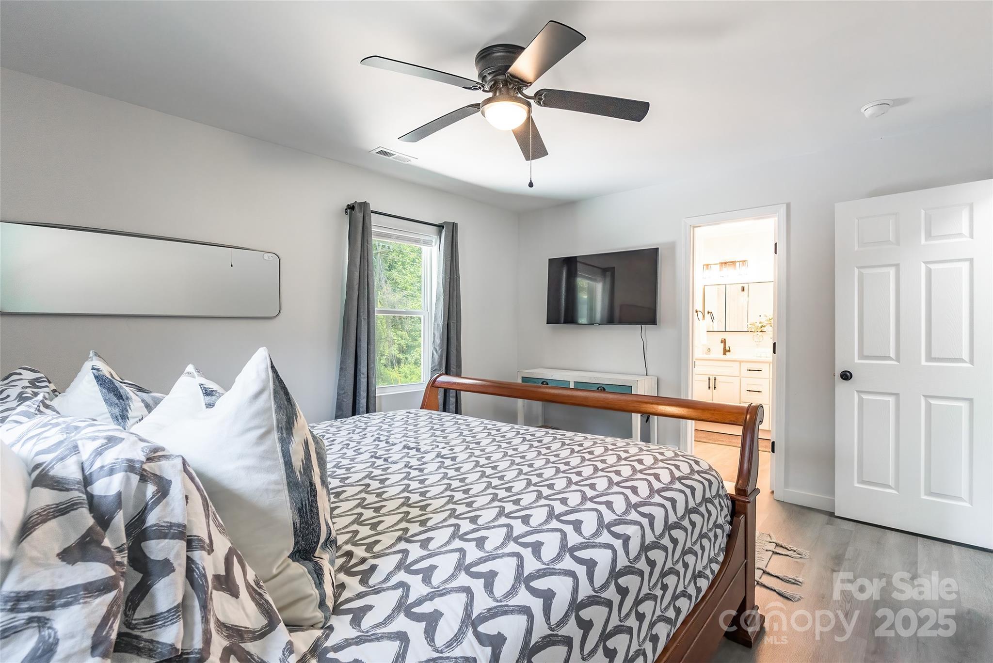 2116 Eastway Drive Property Photo 15