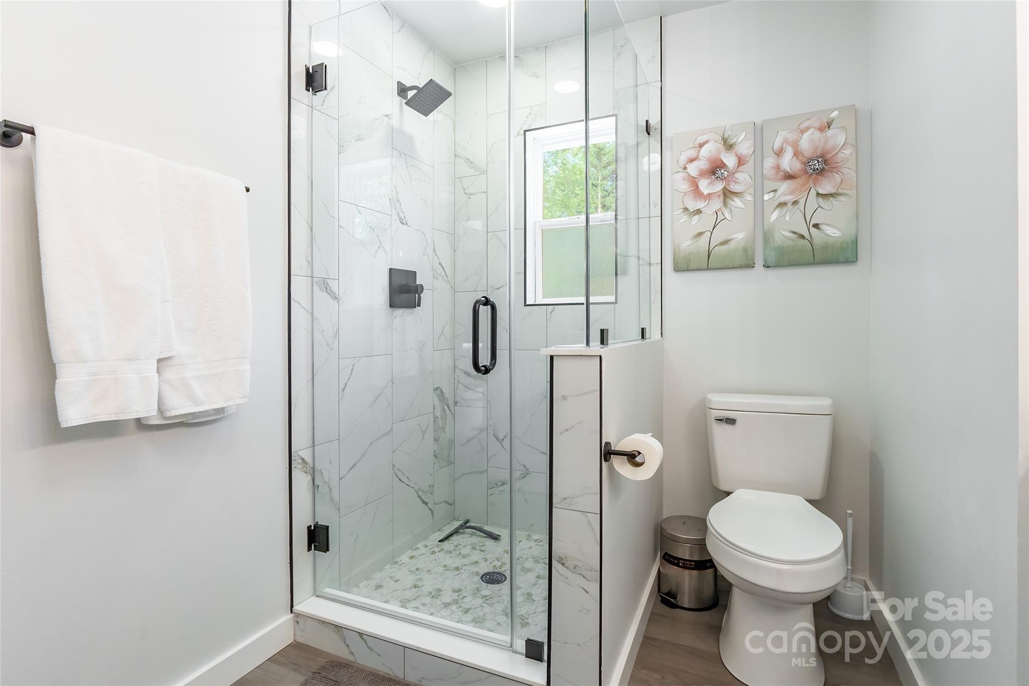 2116 Eastway Drive Property Photo 17