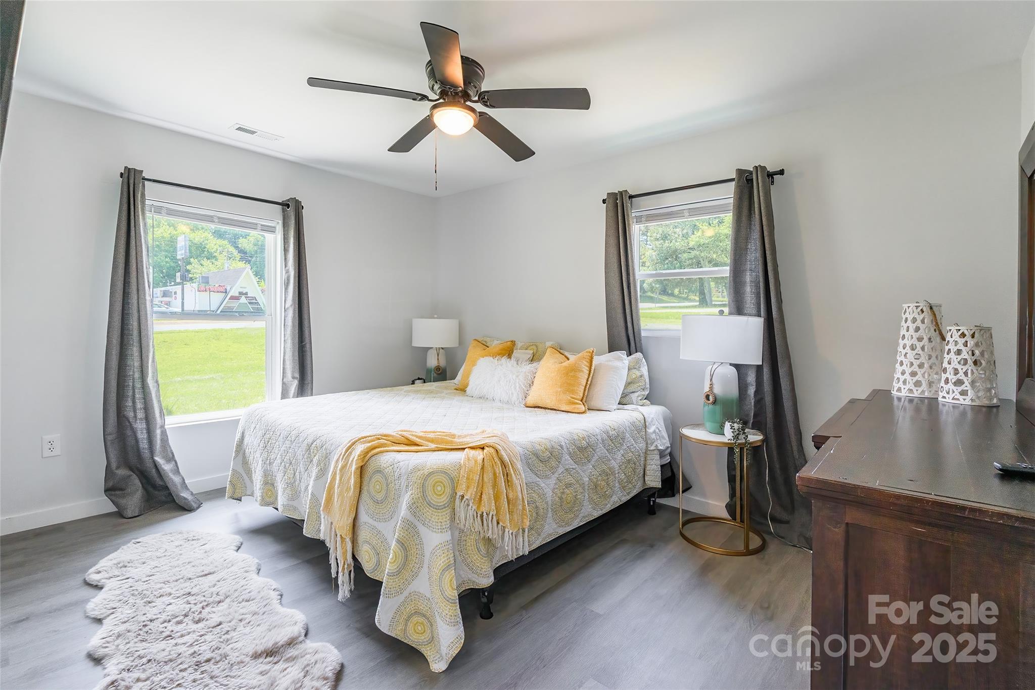 2116 Eastway Drive Property Photo 18