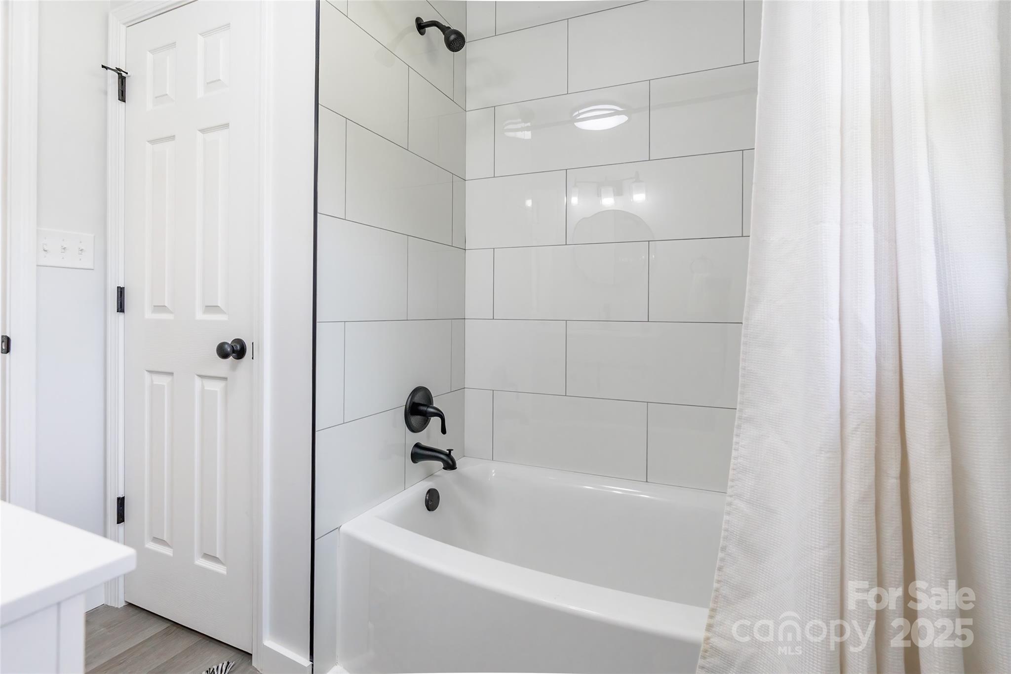 2116 Eastway Drive Property Photo 22