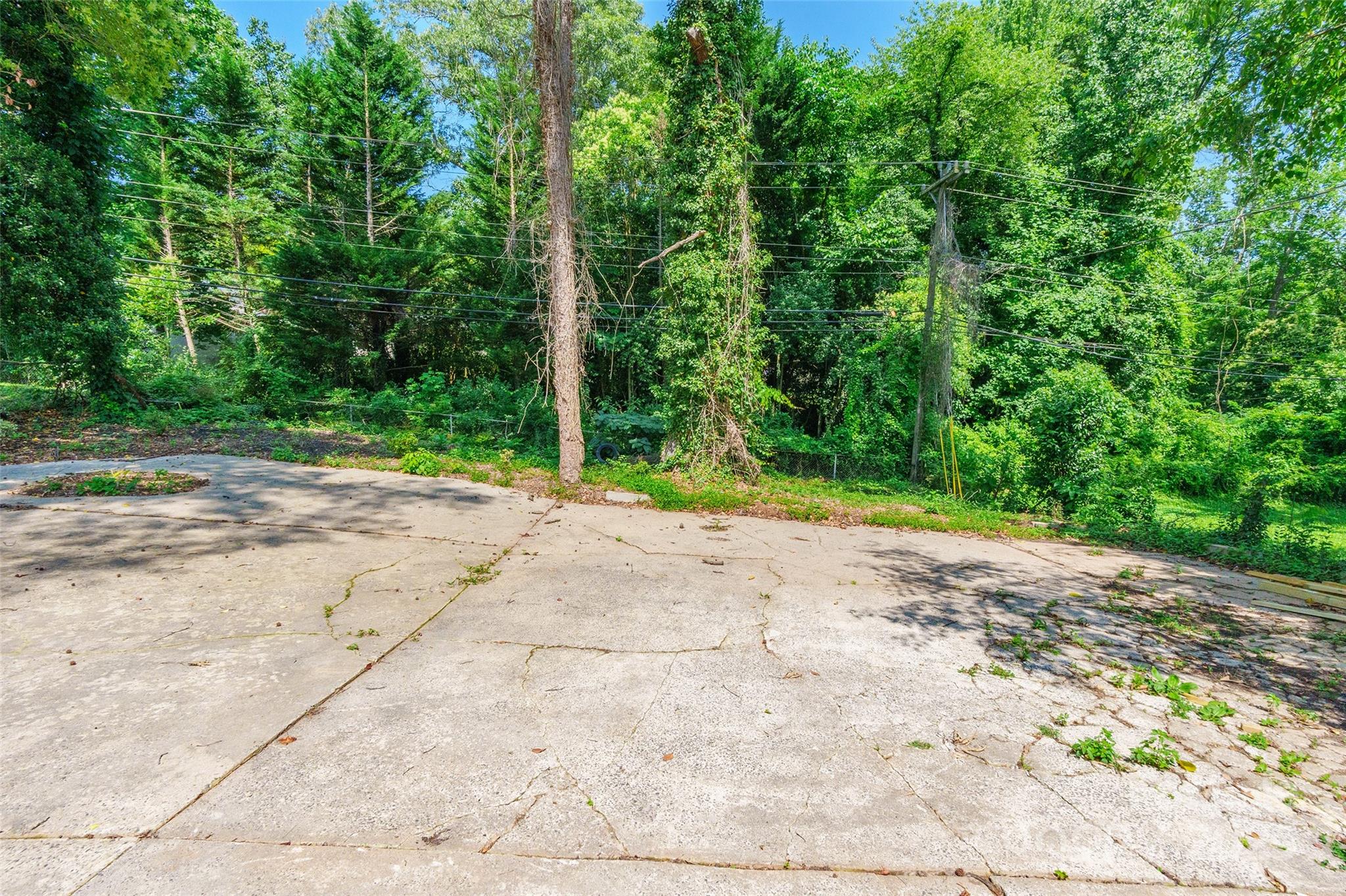 2116 Eastway Drive Property Photo 25