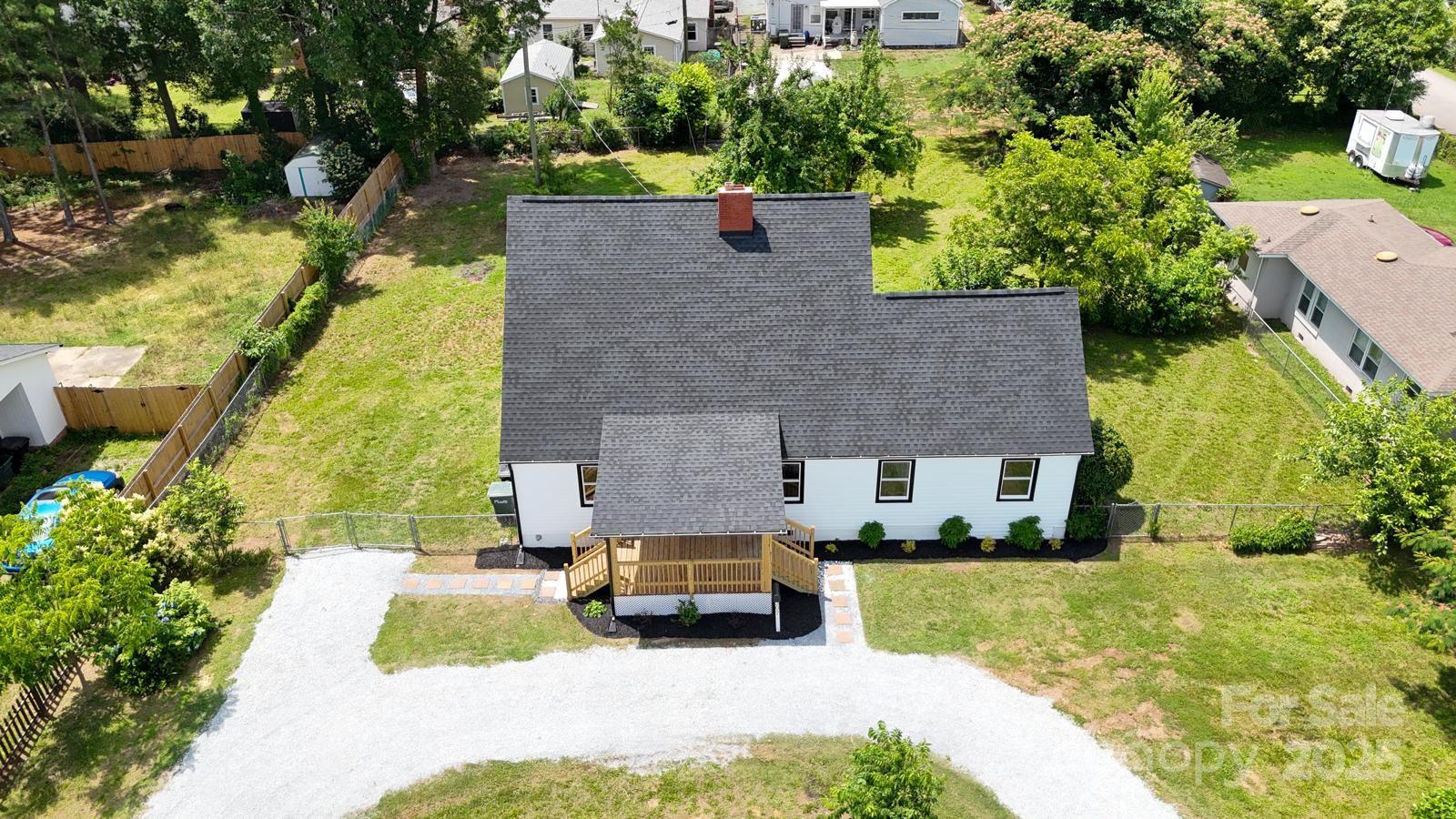 307 W Sunset Drive Property Photo 1
