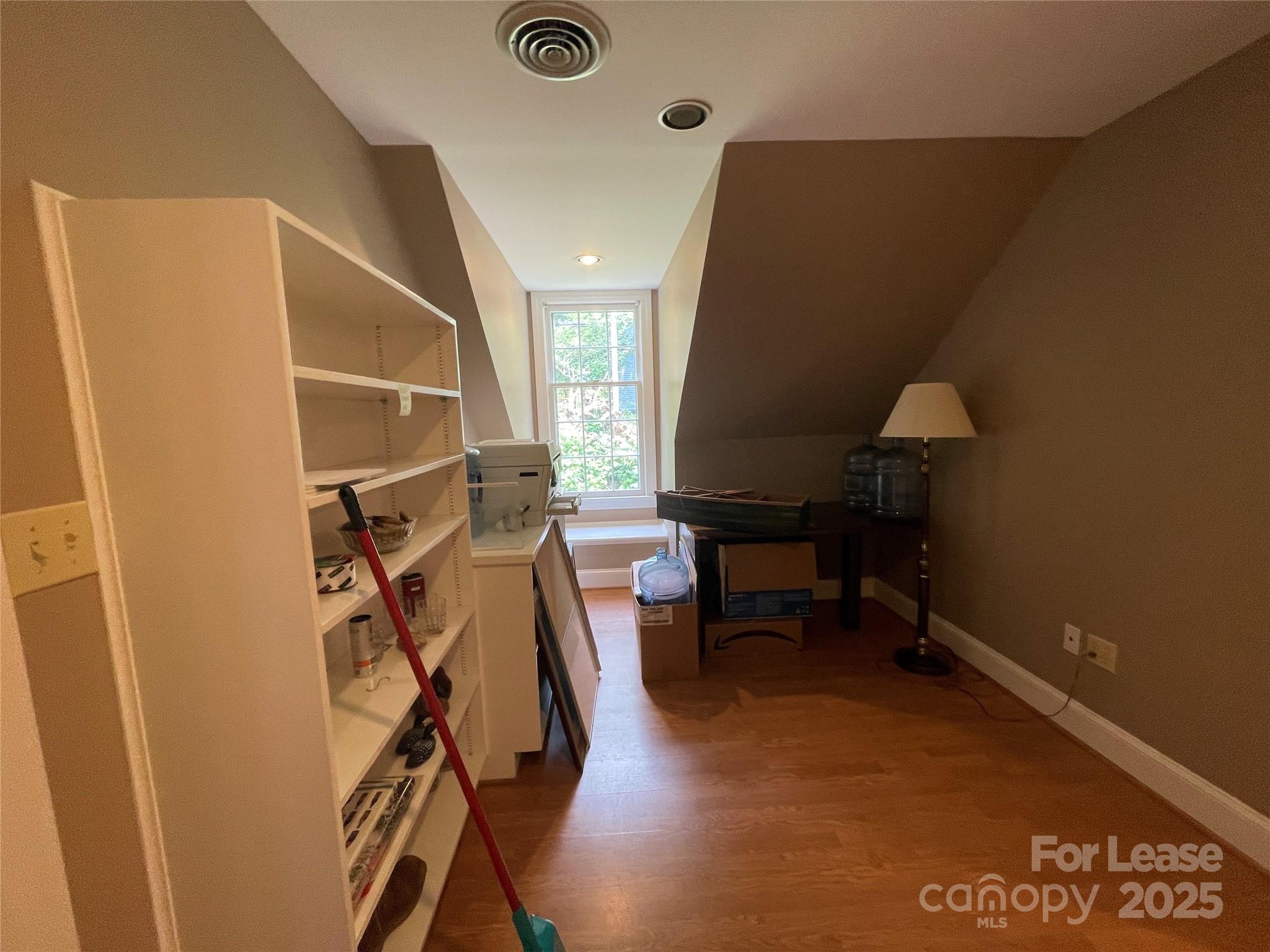 181 Charlotte Street 200 Property Photo 7