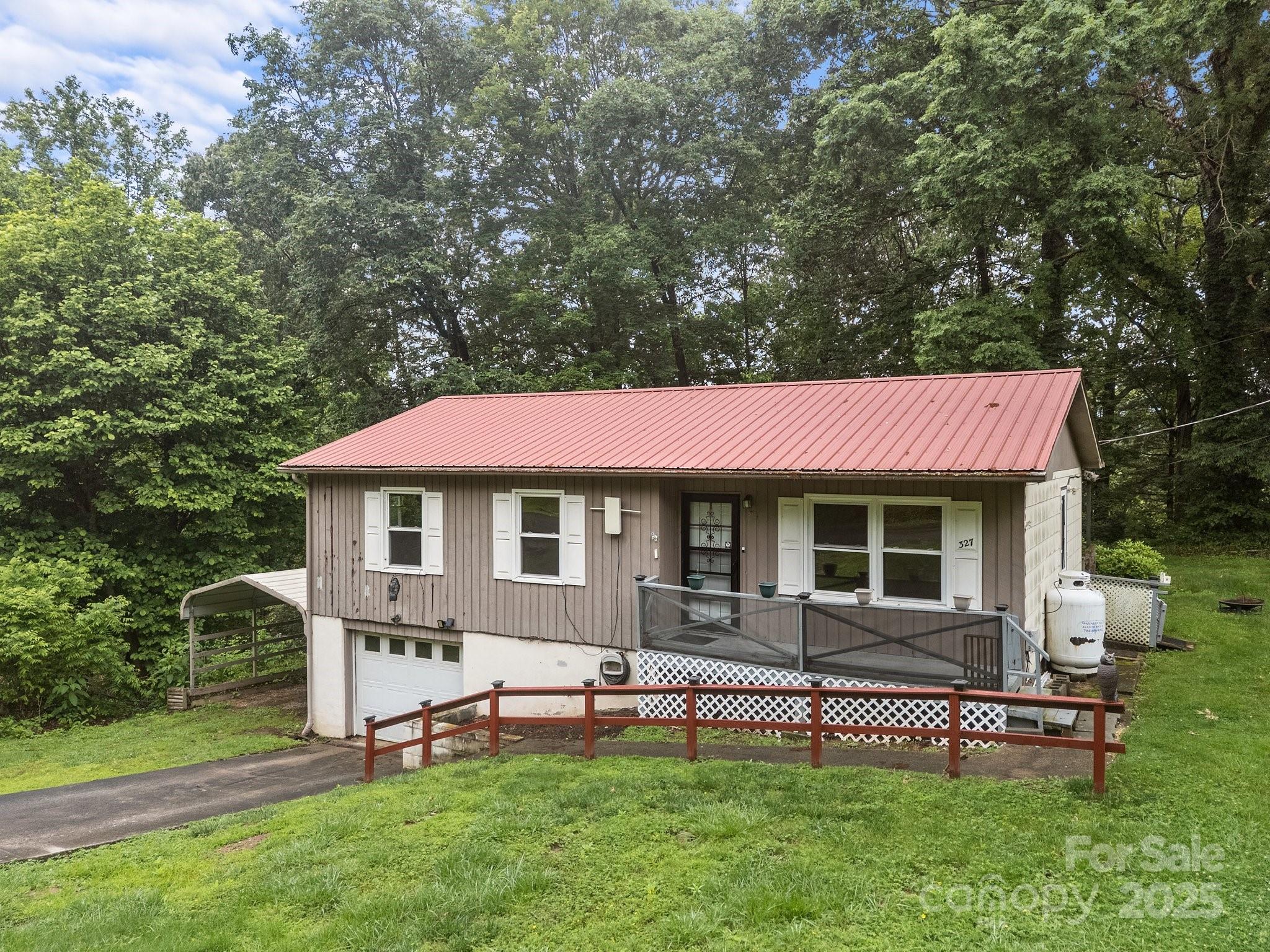 327 Glenwood Drive Property Photo 1