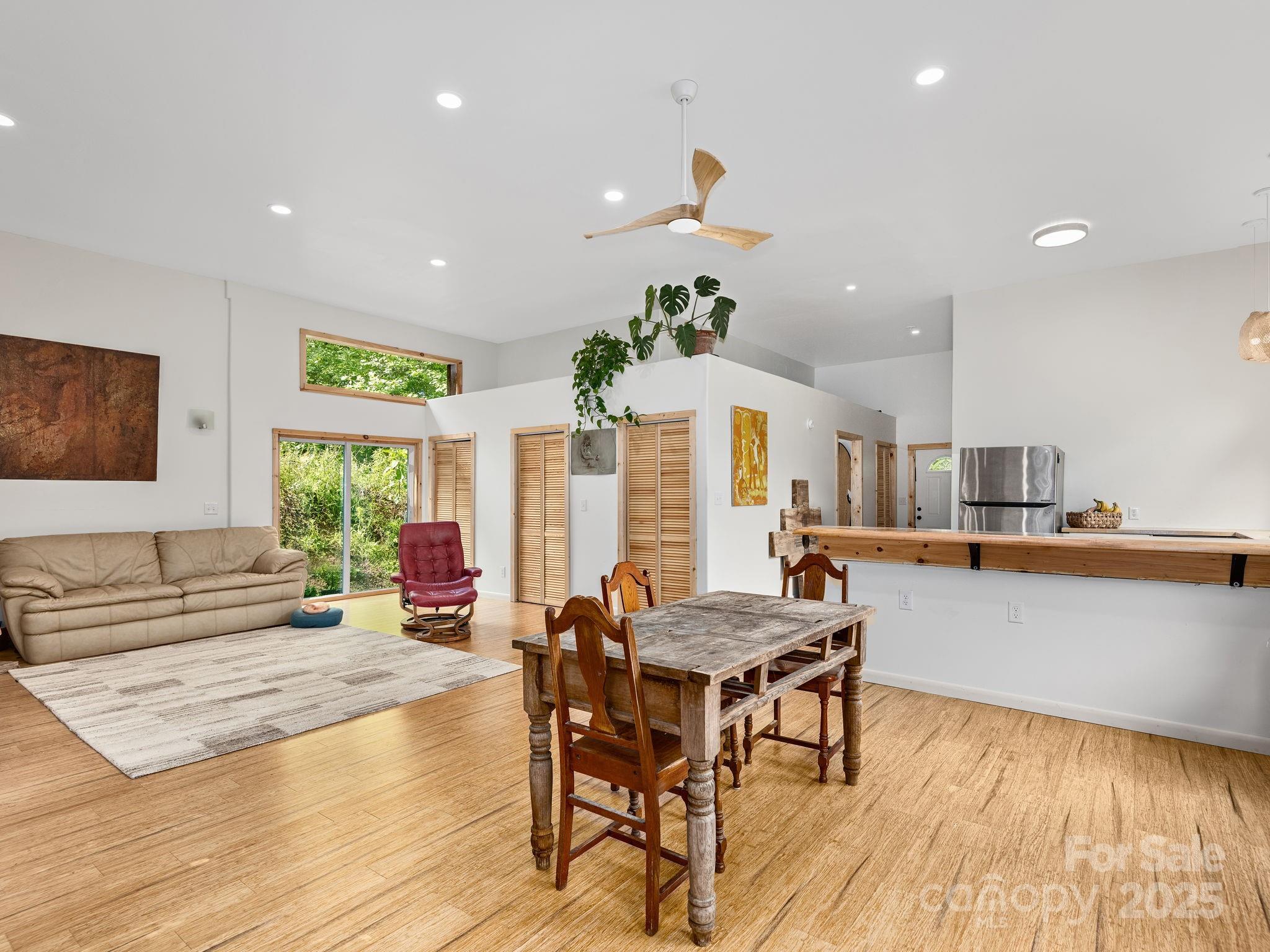 20 Frontier Court Property Photo 4