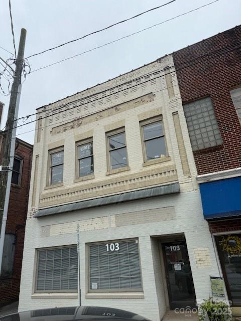 103 N Green Street Property Photo 1